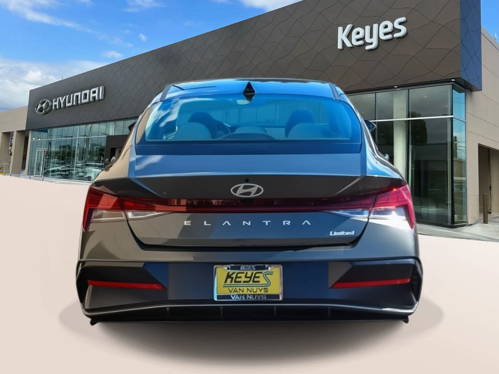 Certified 2026 Hyundai Elantra Limited FWD image 6