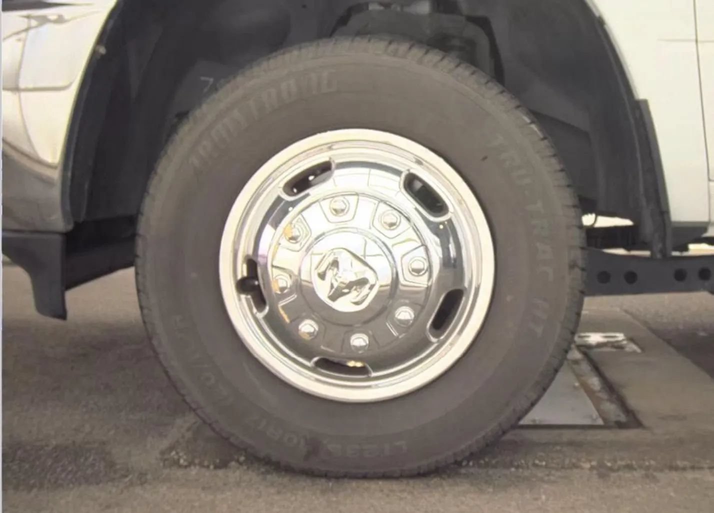 Used 2024 RAM 3500 Tradesman w/ Chrome Appearance Group AWD/4WD image 16