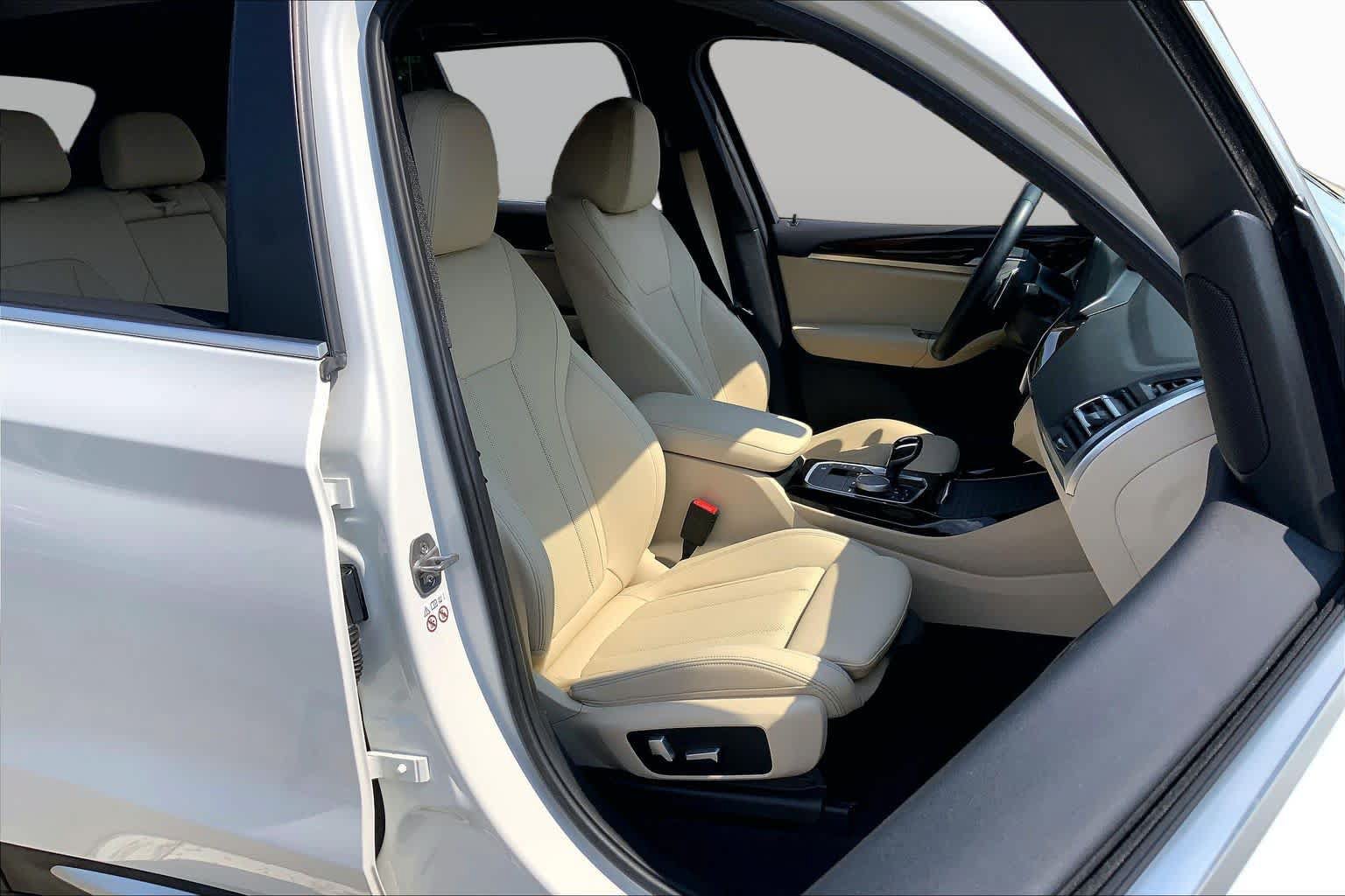 Used 2022 BMW X3 sDrive30i w/ Premium Package 2 (ZPA) RWD image 9