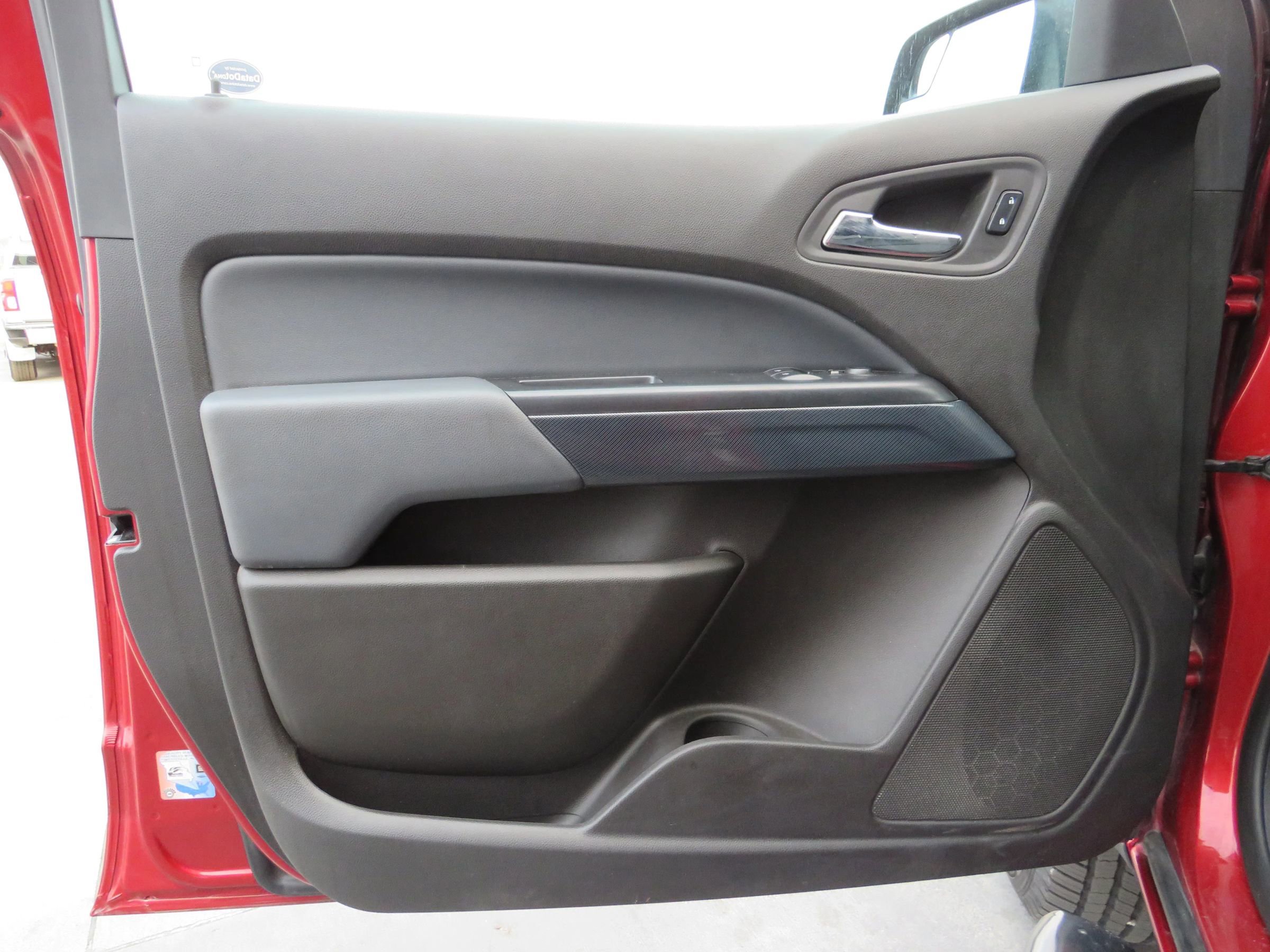 Used 2015 Chevrolet Colorado Z71 image 36