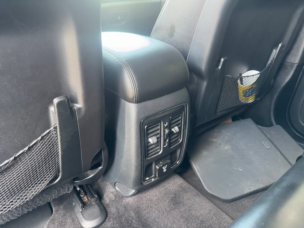 Used 2018 Jeep Grand Cherokee Altitude AWD/4WD image 21