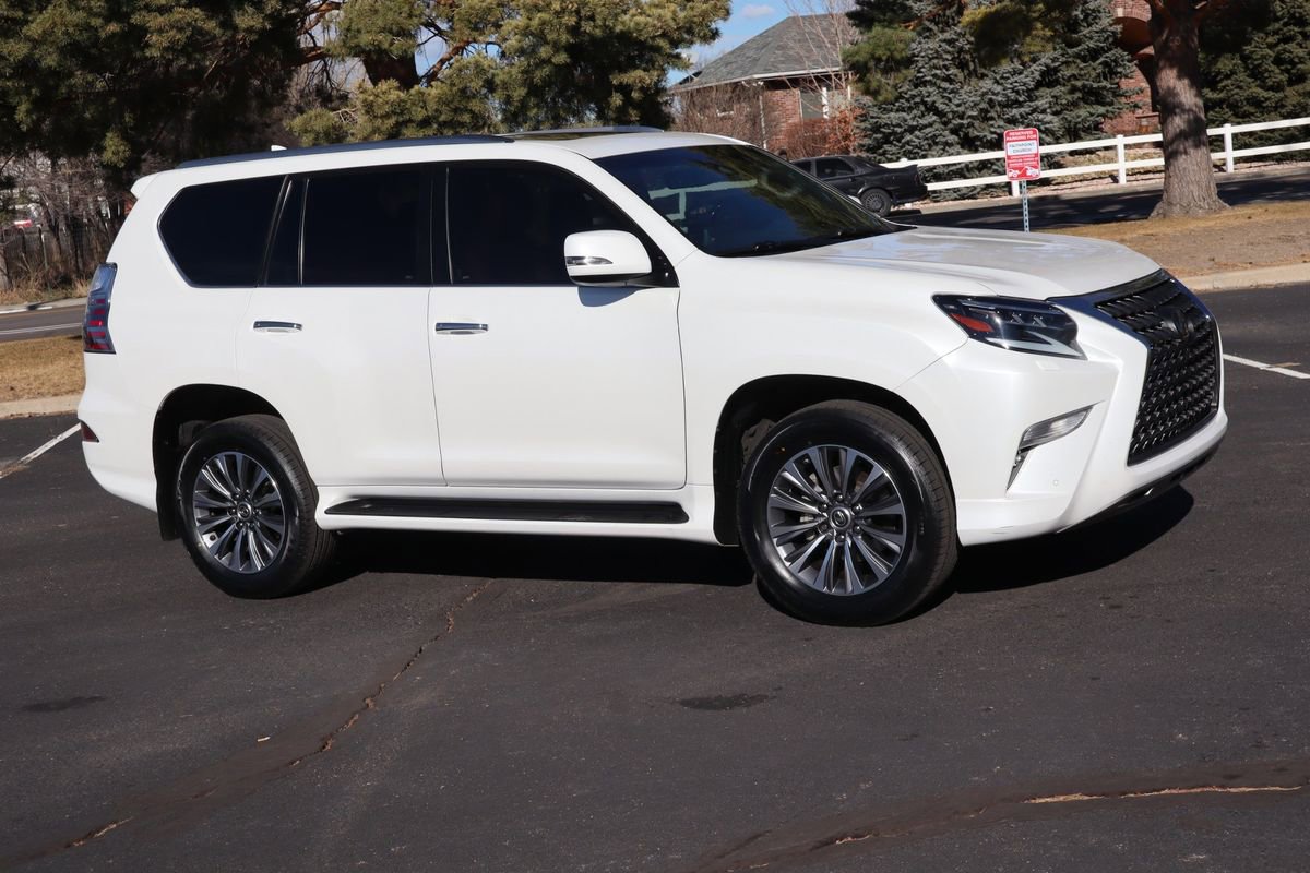 Used 2022 Lexus GX 460 Luxury w/ Off Road Package image 2