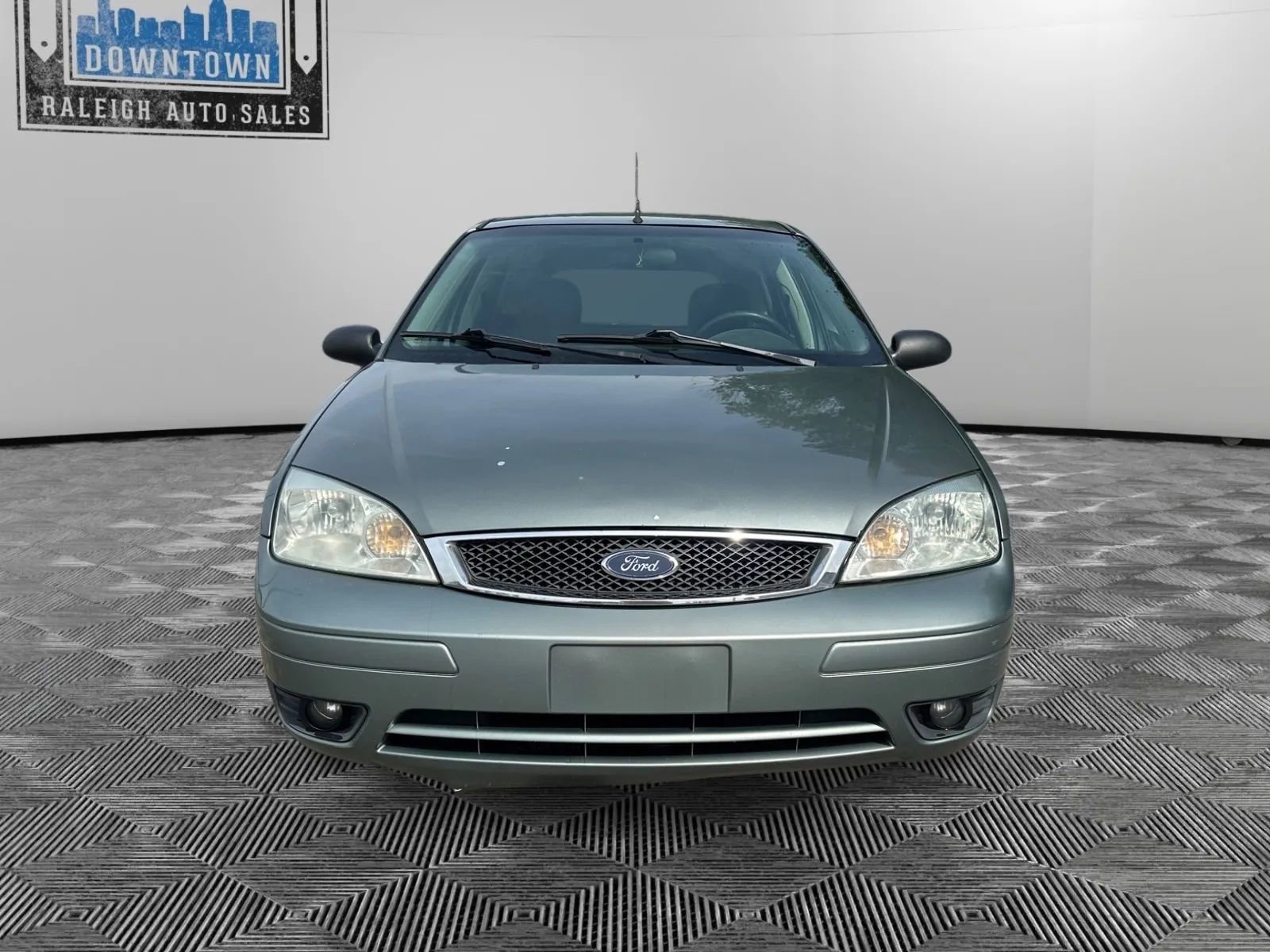 Used 2005 Ford Focus SES image 3