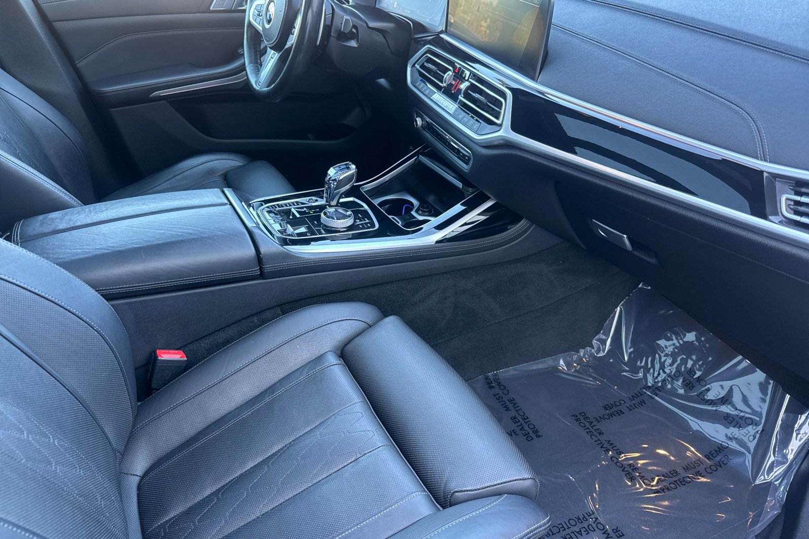 Used 2022 BMW X7 xDrive40i w/ M Sport Package AWD/4WD image 18