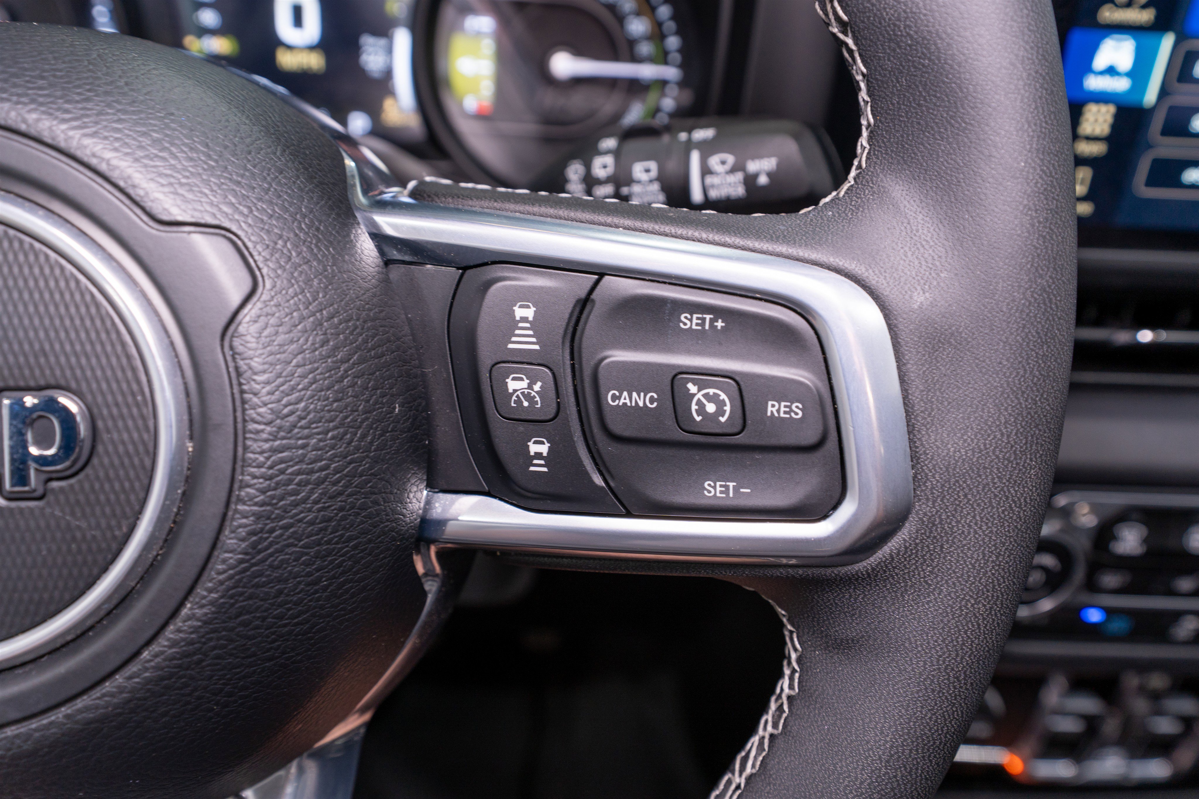 Used 2025 Jeep Wrangler Sahara w/ Safety Group image 26