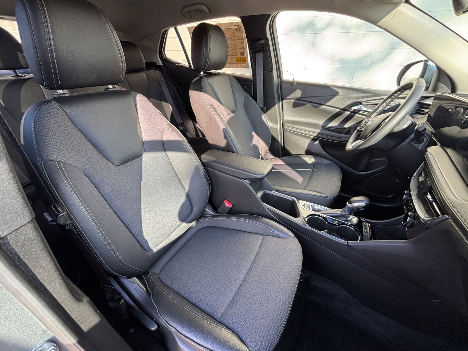 Used 2025 Buick Encore GX Preferred image 36