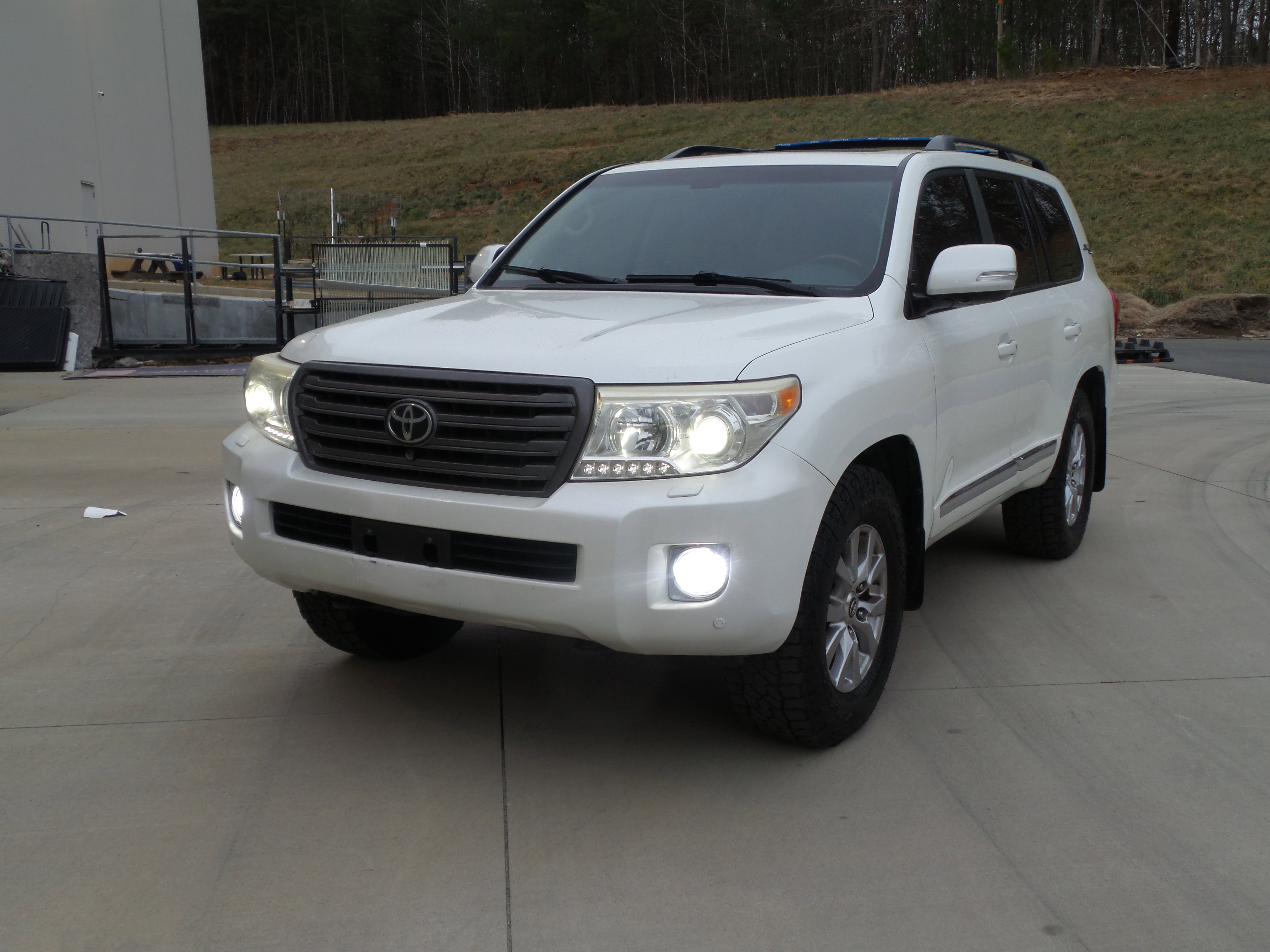 Used 2013 Toyota Land Cruiser image 41