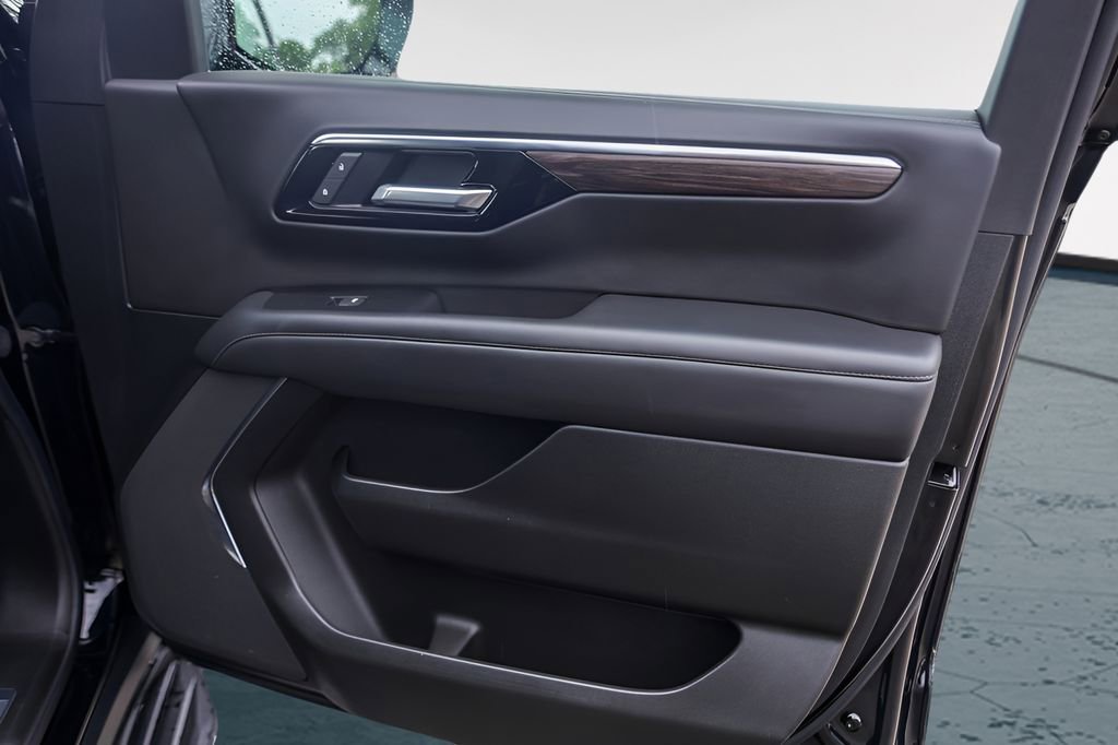 Used 2025 Chevrolet Tahoe LT image 30