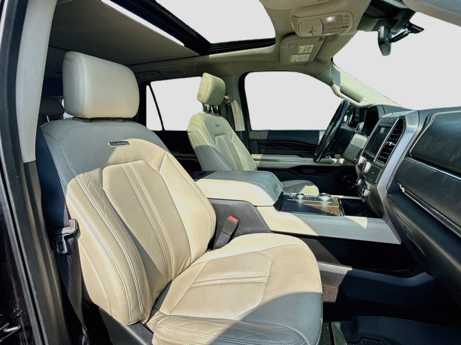 Used 2019 Ford Expedition Platinum AWD/4WD image 27