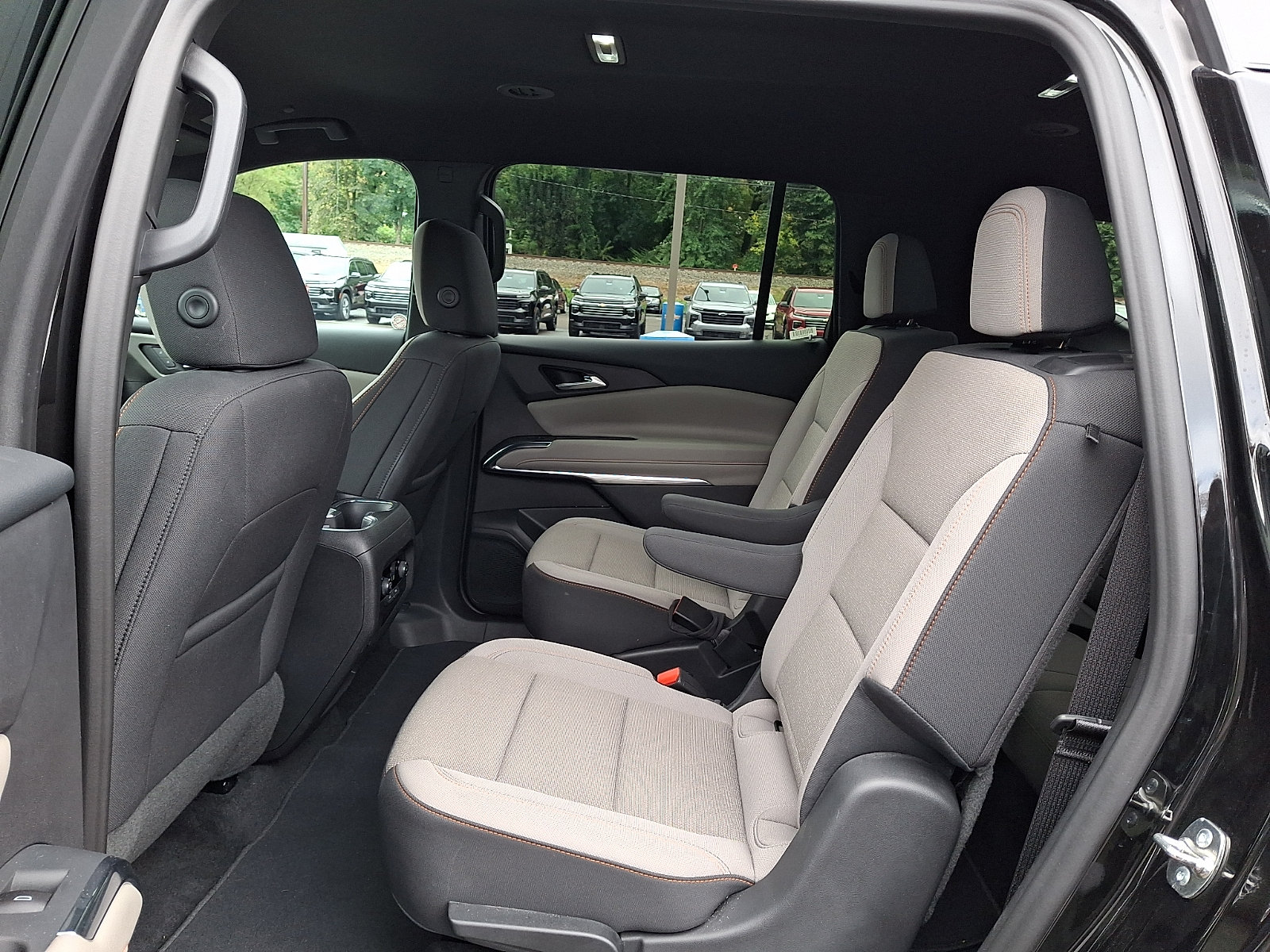 Used 2026 Chevrolet Traverse LT w/ Driver Confidence Package FWD image 11