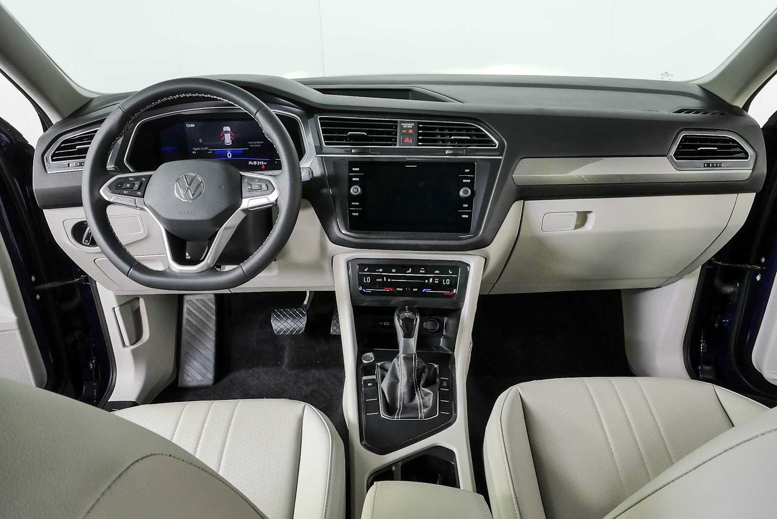 Certified 2023 Volkswagen Tiguan SE w/ Panoramic Sunroof Package FWD image 20