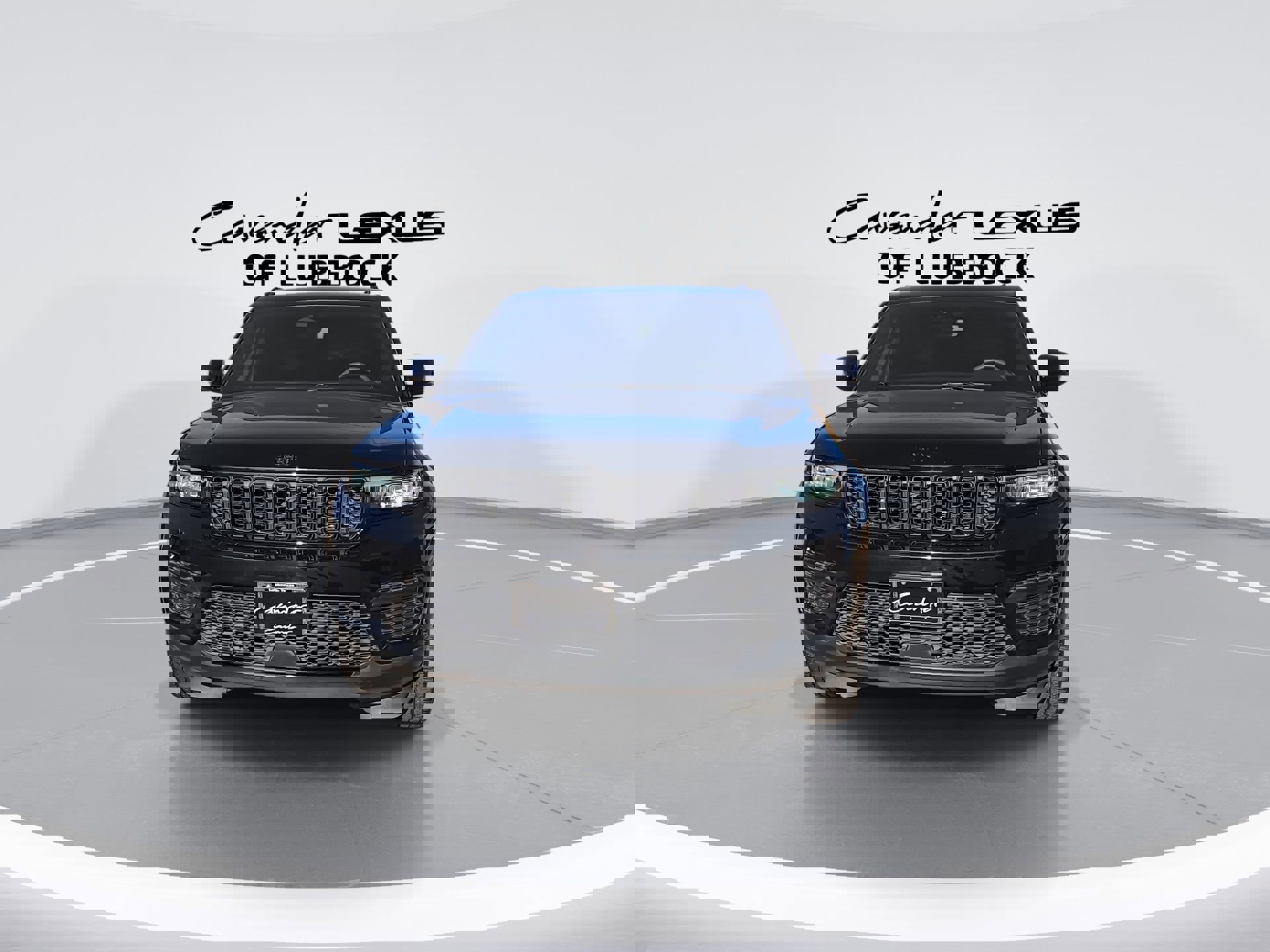 Used 2023 Jeep Grand Cherokee Altitude AWD/4WD image 3