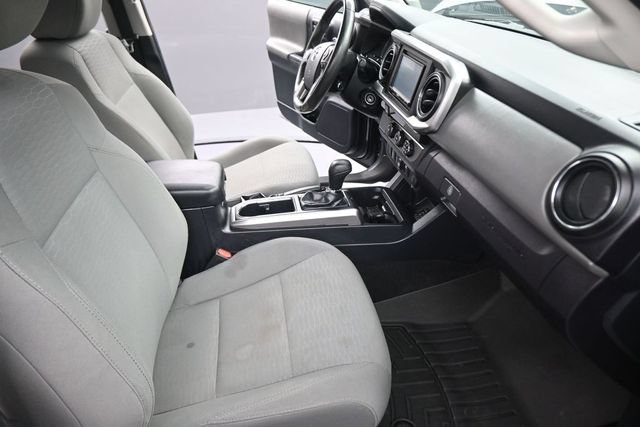 Used 2018 Toyota Tacoma SR5 RWD image 14