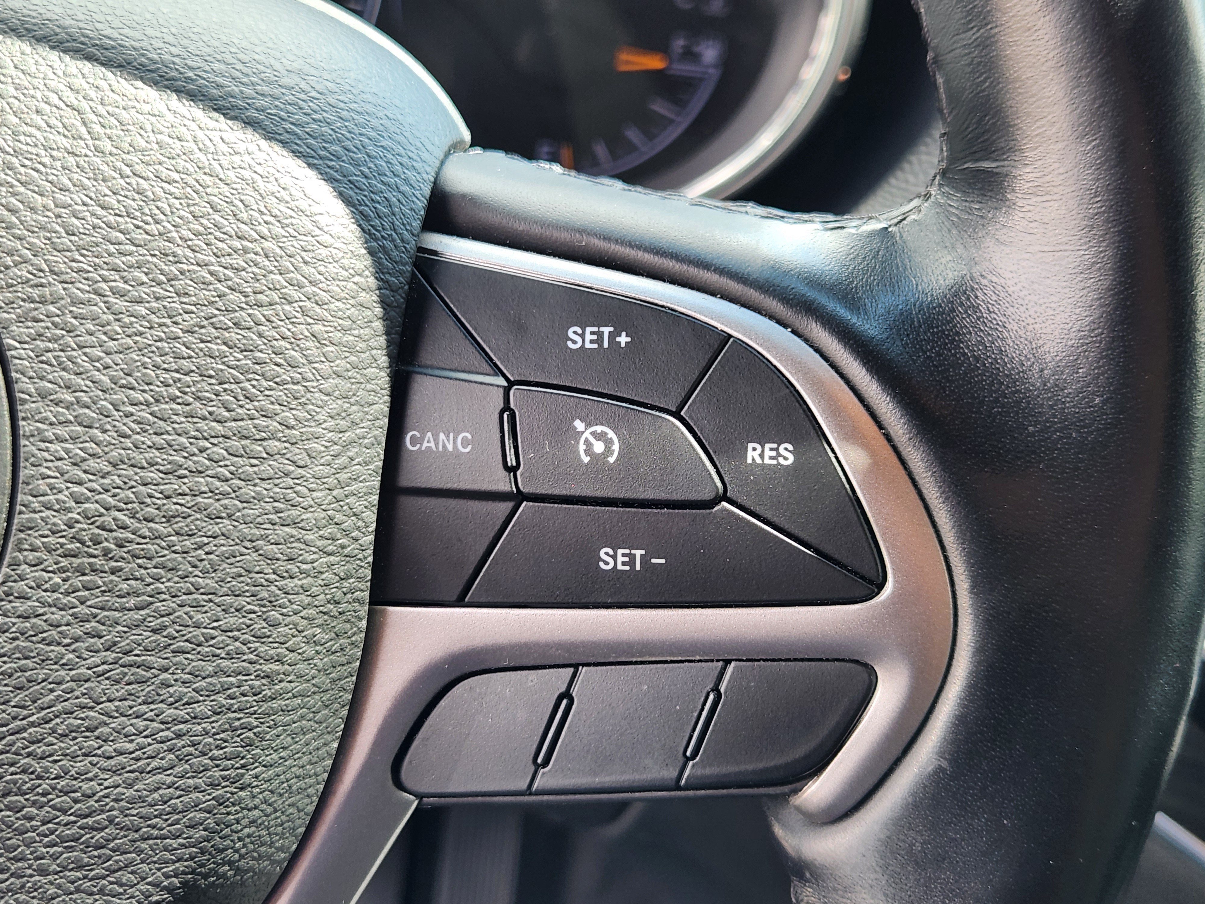 Used 2021 Jeep Grand Cherokee Limited AWD/4WD image 25