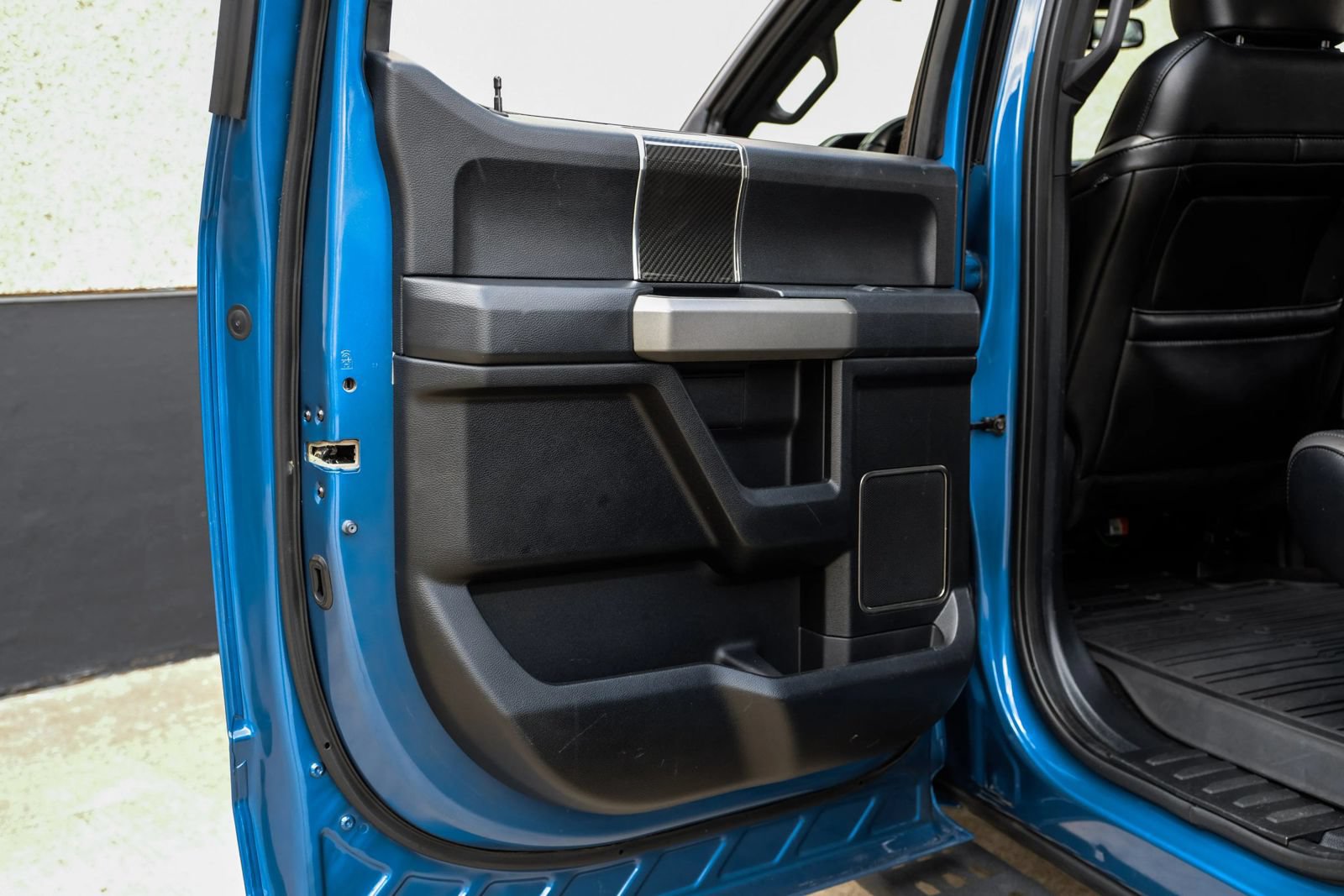Used 2019 Ford F150 Raptor w/ Equipment Group 802A Luxury AWD/4WD image 42