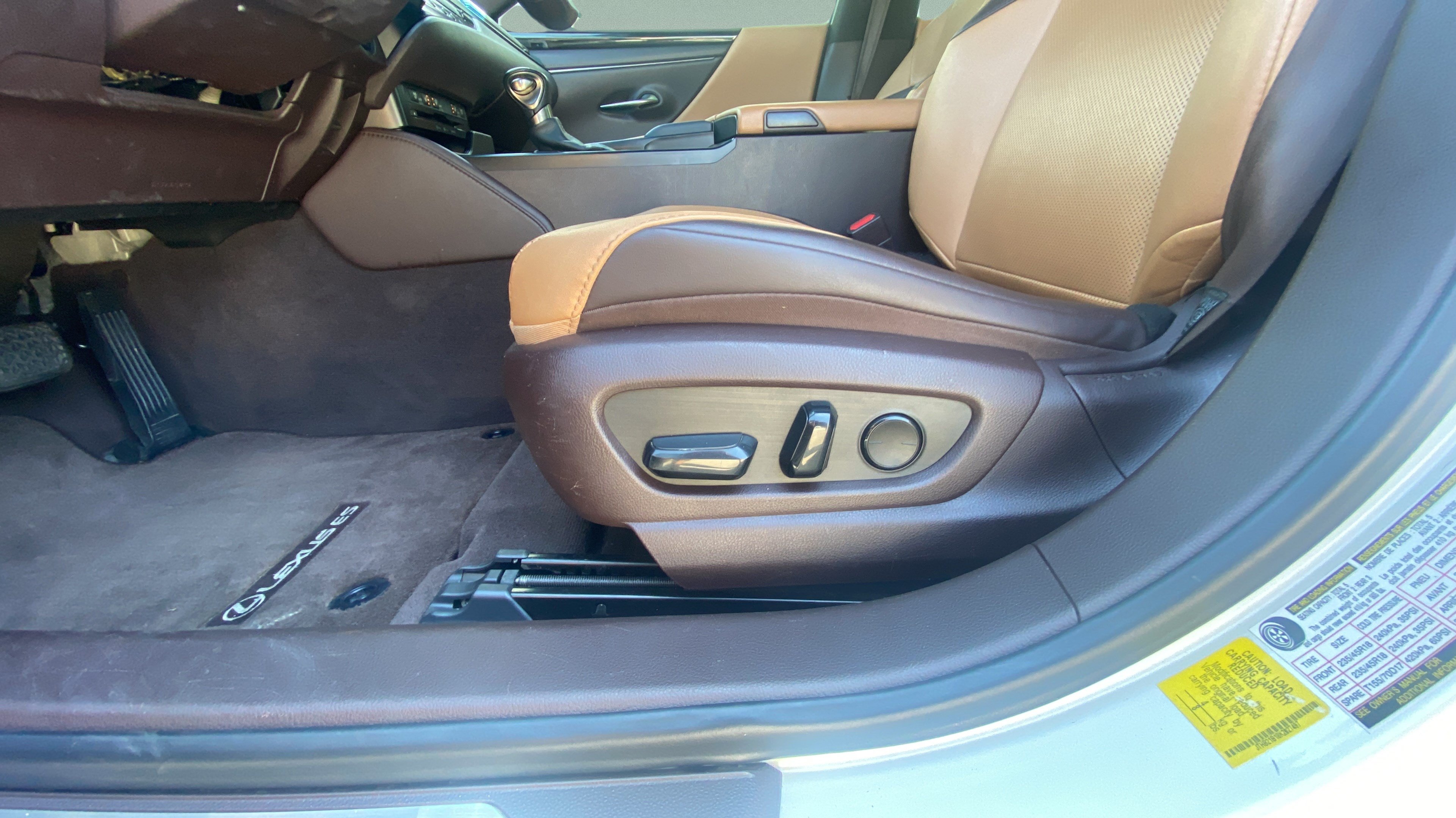 Used 2019 Lexus ES 300h w/ Premium Package FWD image 13