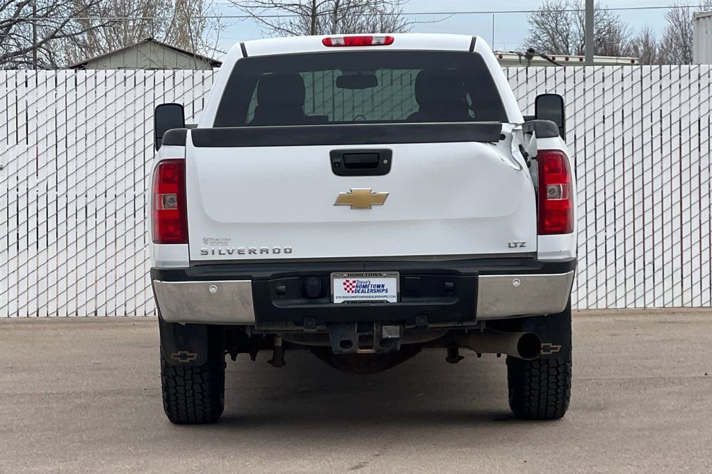 Used 2011 Chevrolet Silverado 3500 LTZ w/ LTZ Plus Package AWD/4WD image 5