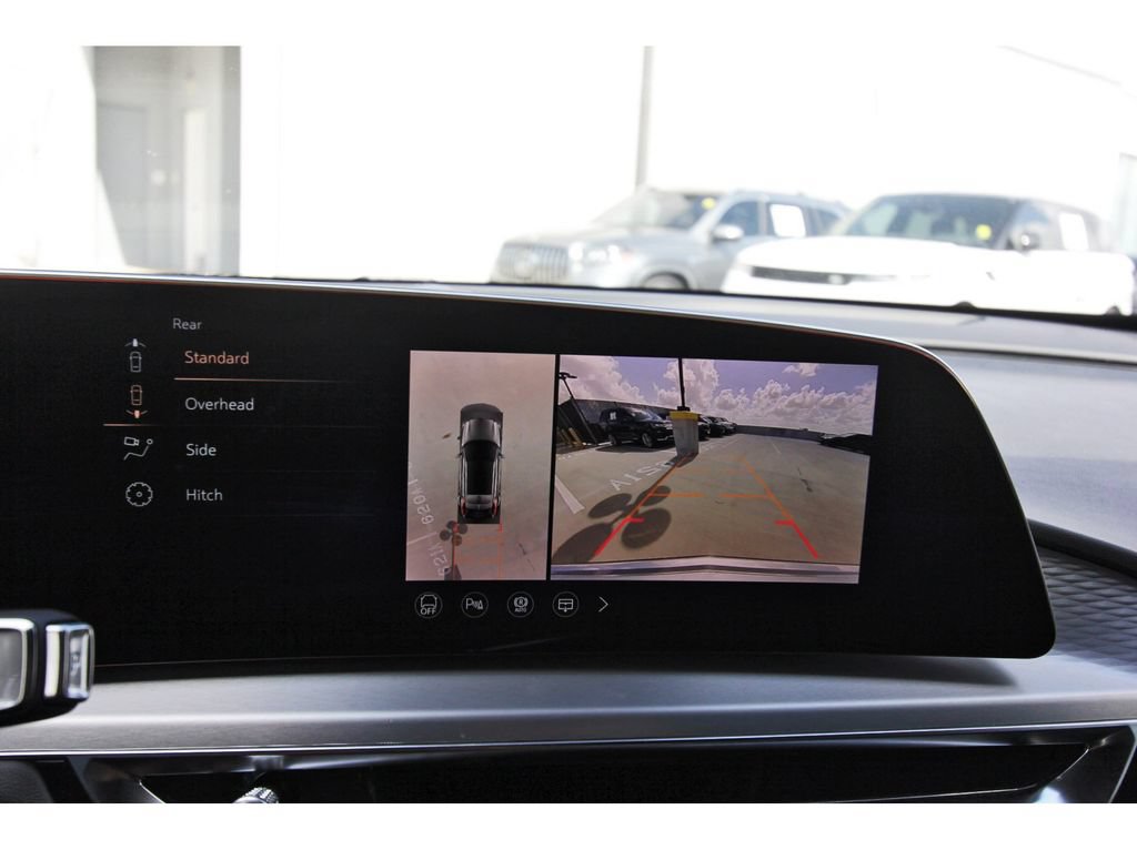 New 2027 Cadillac Lyriq Luxury AWD/4WD image 17