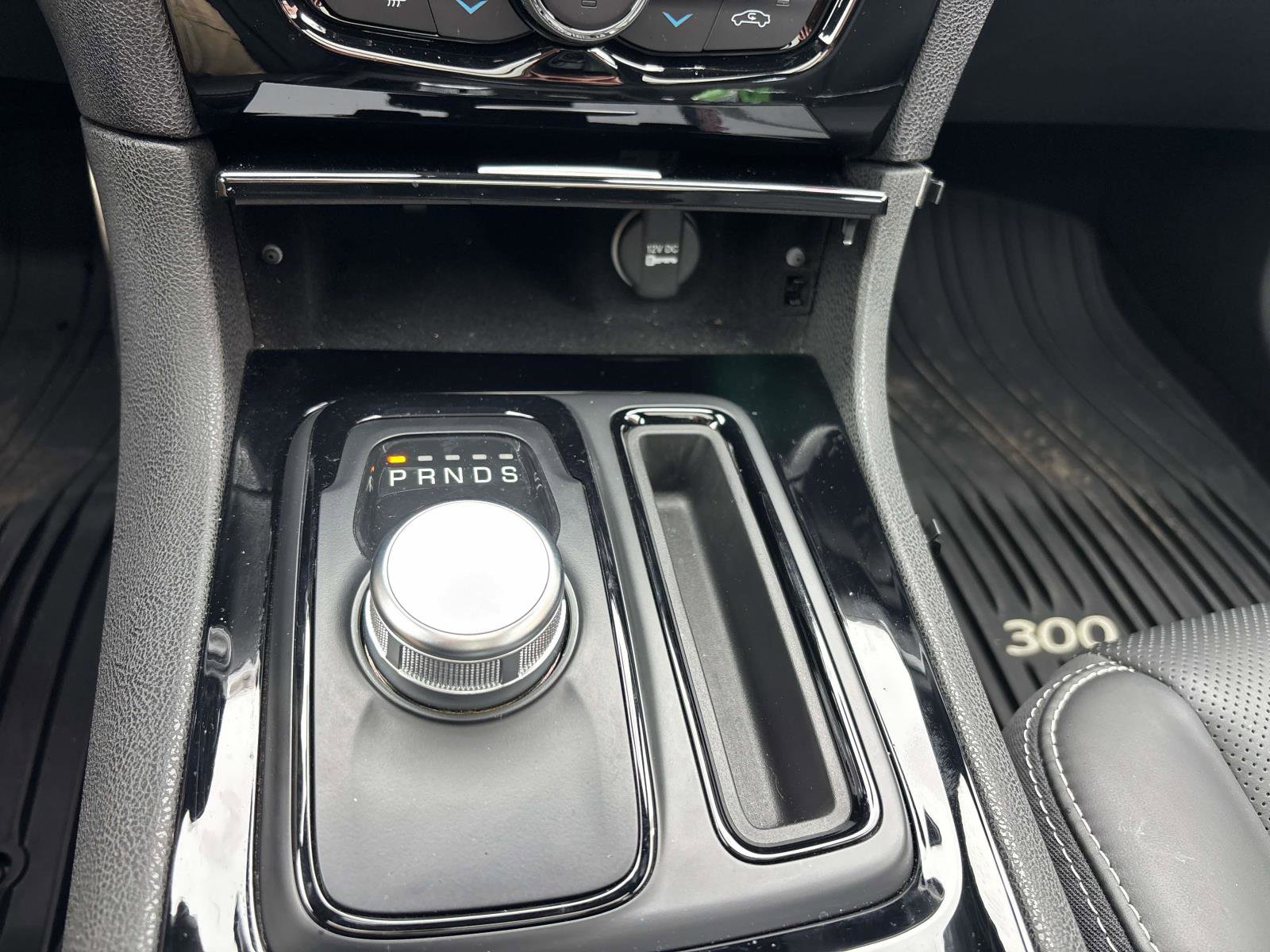 Used 2023 Chrysler 300 S w/ Comfort Group RWD image 23