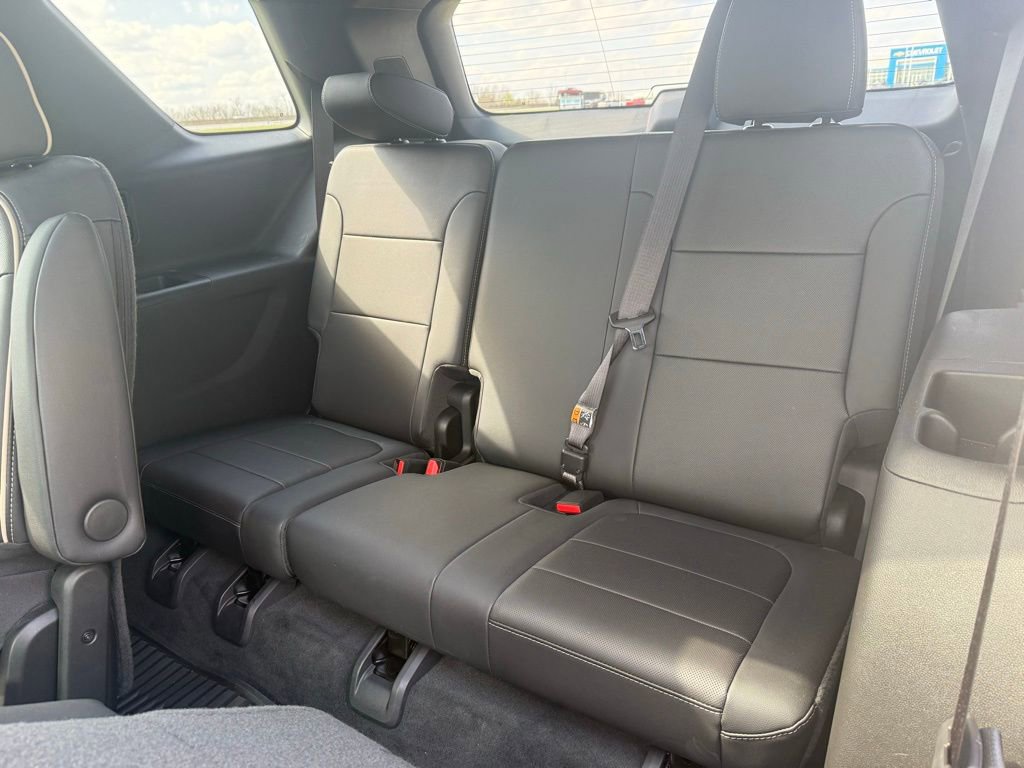 Used 2023 Chevrolet Traverse Premier w/ Redline Edition image 14