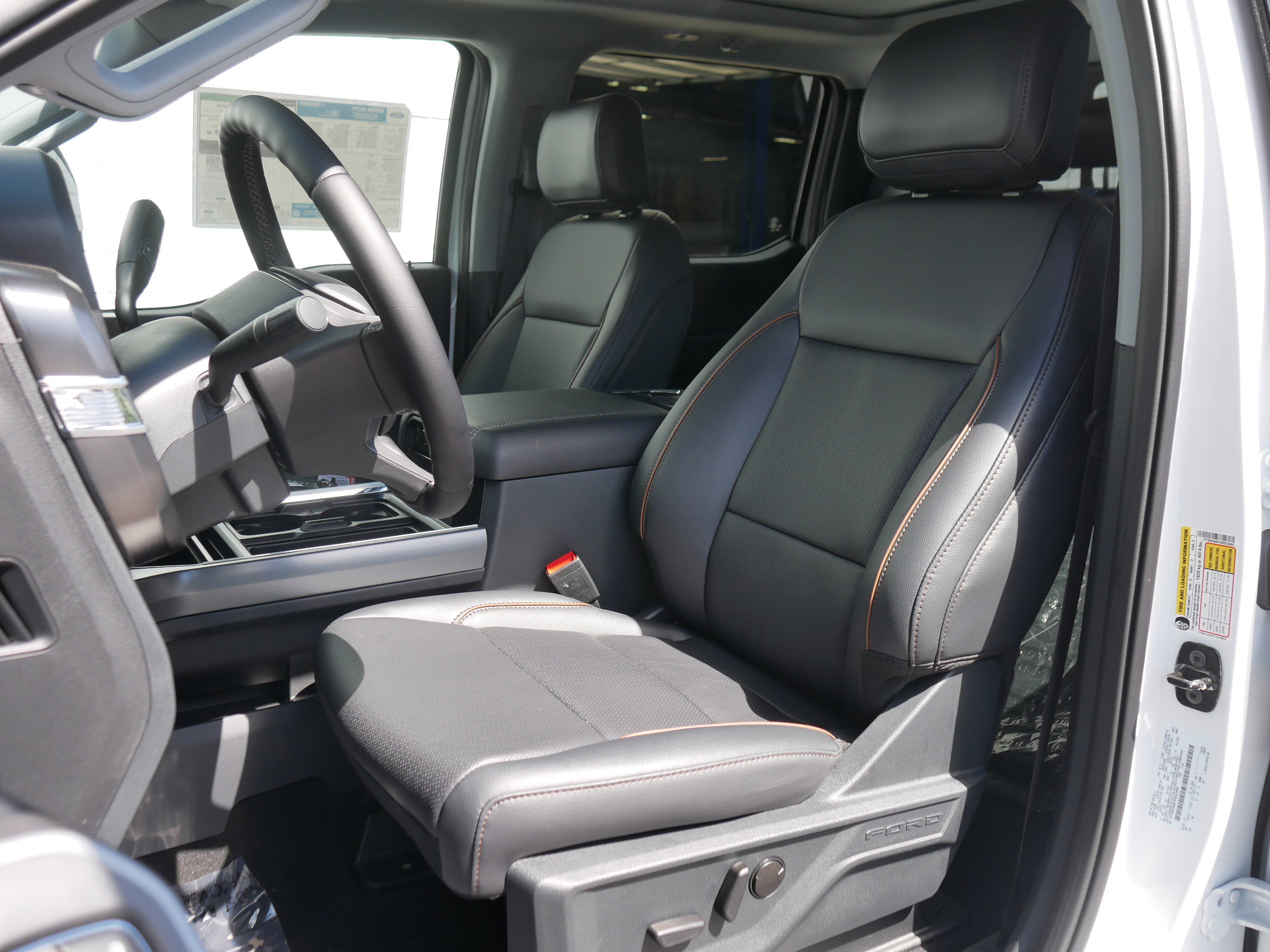 New 2025 Ford F350 Lariat w/ Lariat Ultimate Package image 36