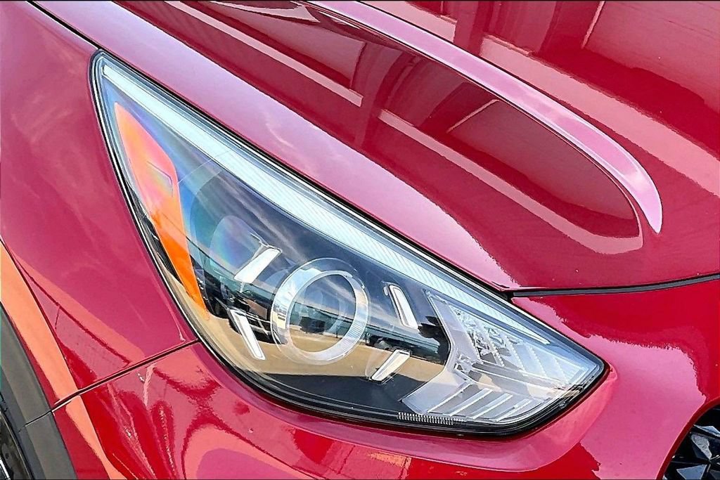 Used 2021 Kia Niro LXS FWD image 28