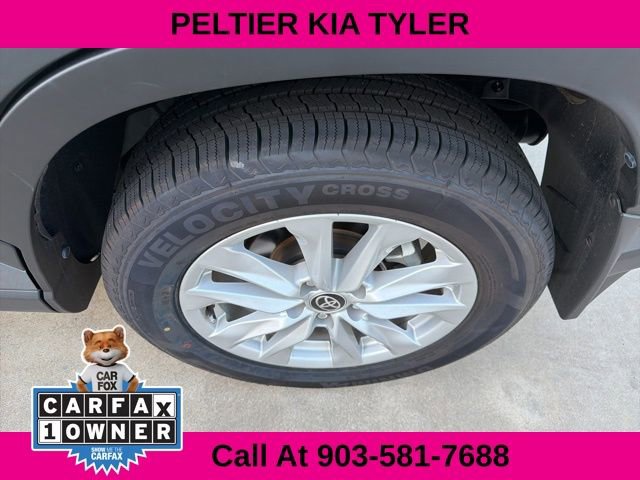 Used 2023 Toyota Corolla Cross LE image 9