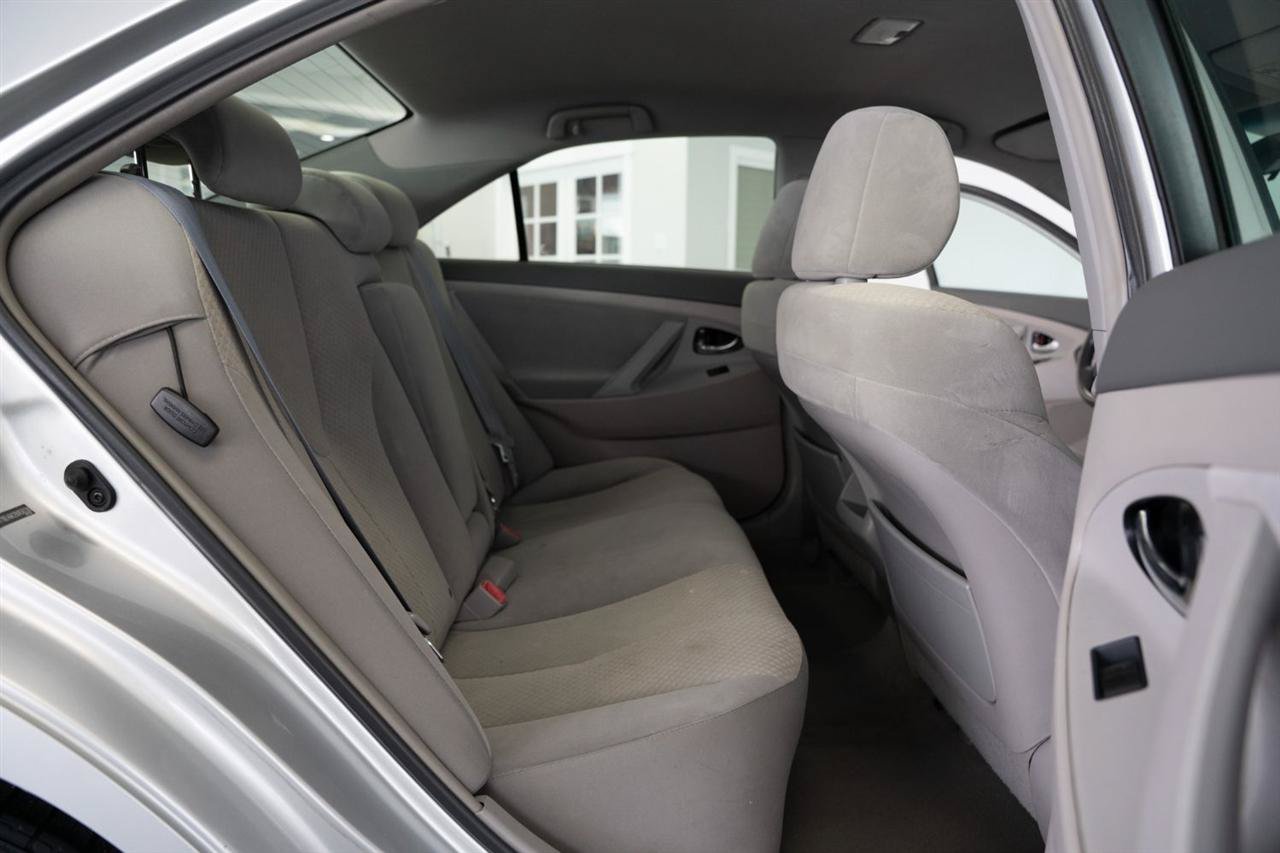 Used 2009 Toyota Camry FWD image 12