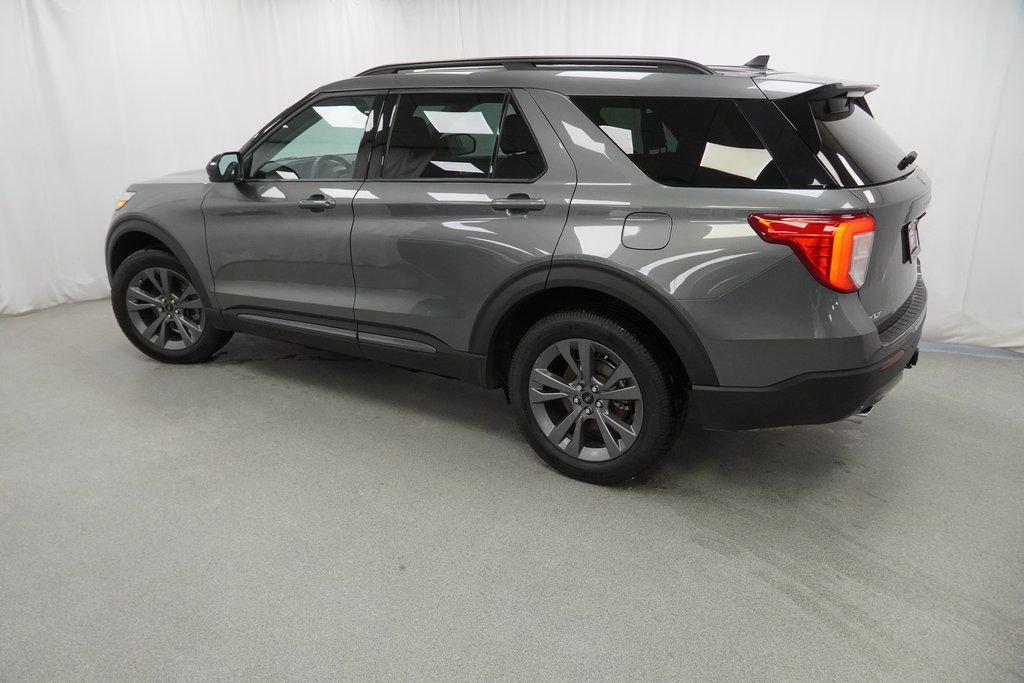 Used 2023 Ford Explorer XLT w/ Equipment Group 202A image 15