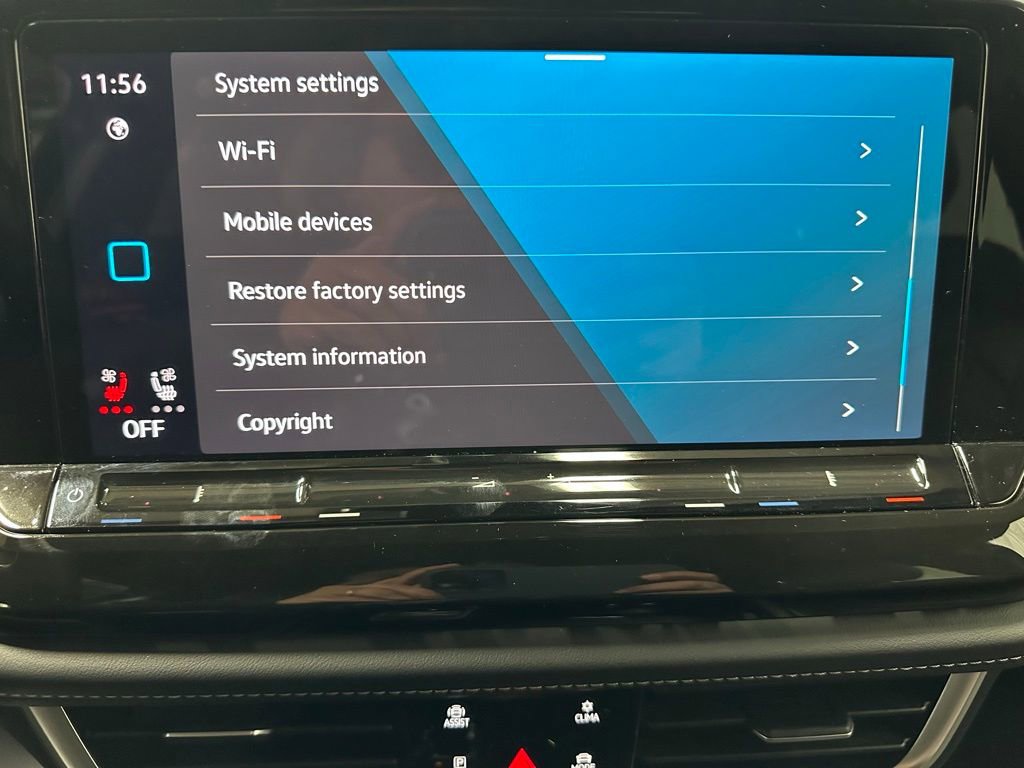 Used 2025 Volkswagen Atlas Cross Sport SE image 36