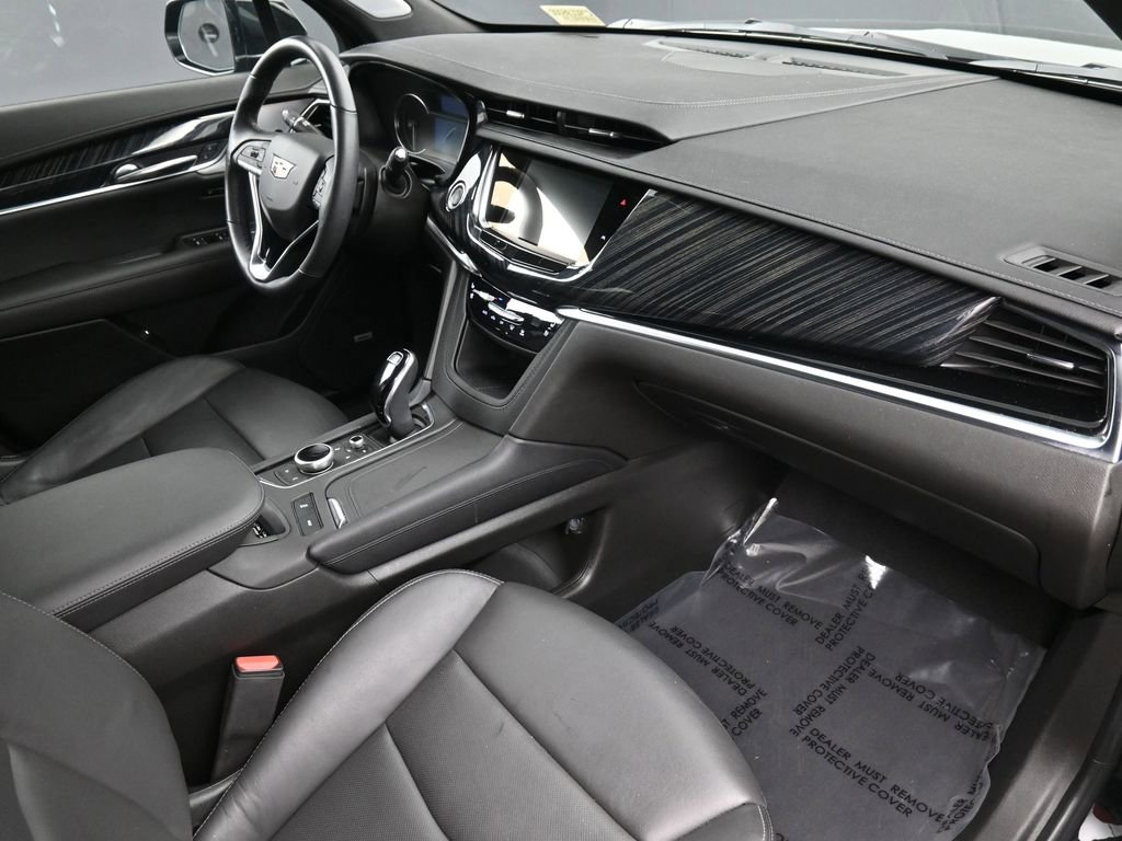Used 2024 Cadillac XT6 Premium Luxury image 11