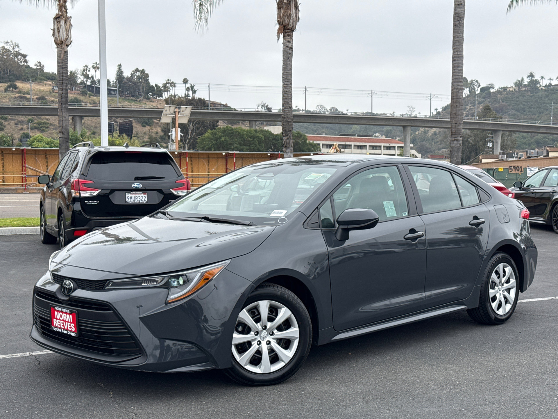Used 2025 Toyota Corolla LE FWD image 2