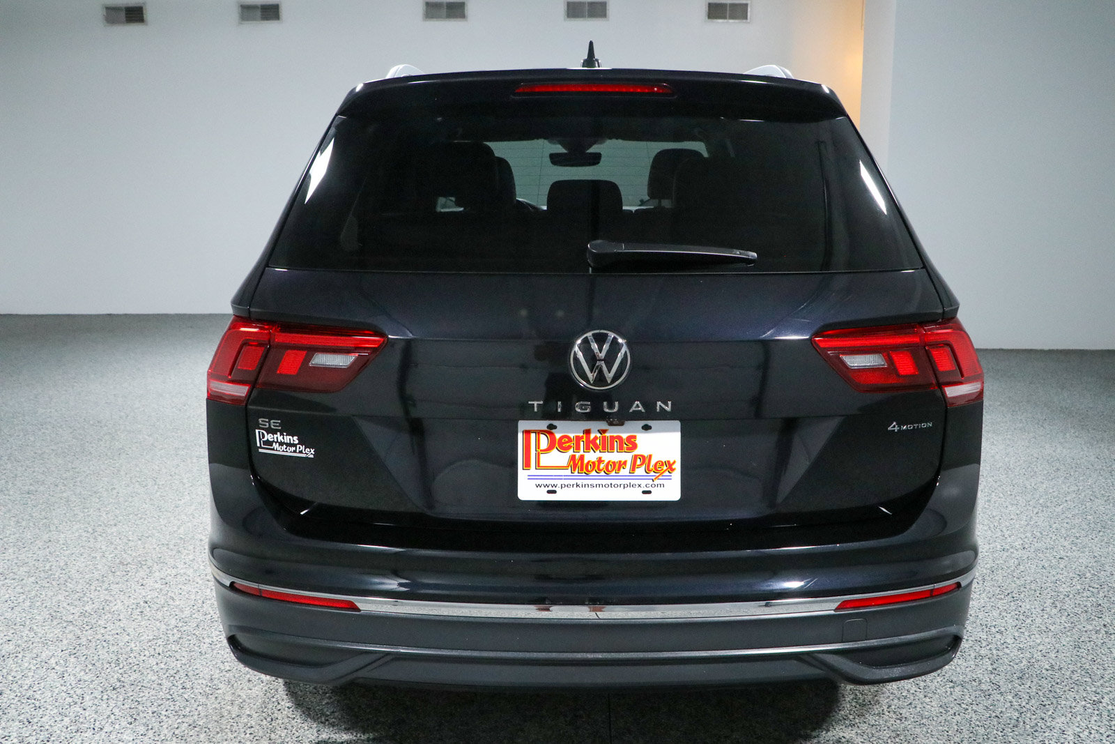 Used 2022 Volkswagen Tiguan SE w/ Panoramic Sunroof Package AWD/4WD image 8