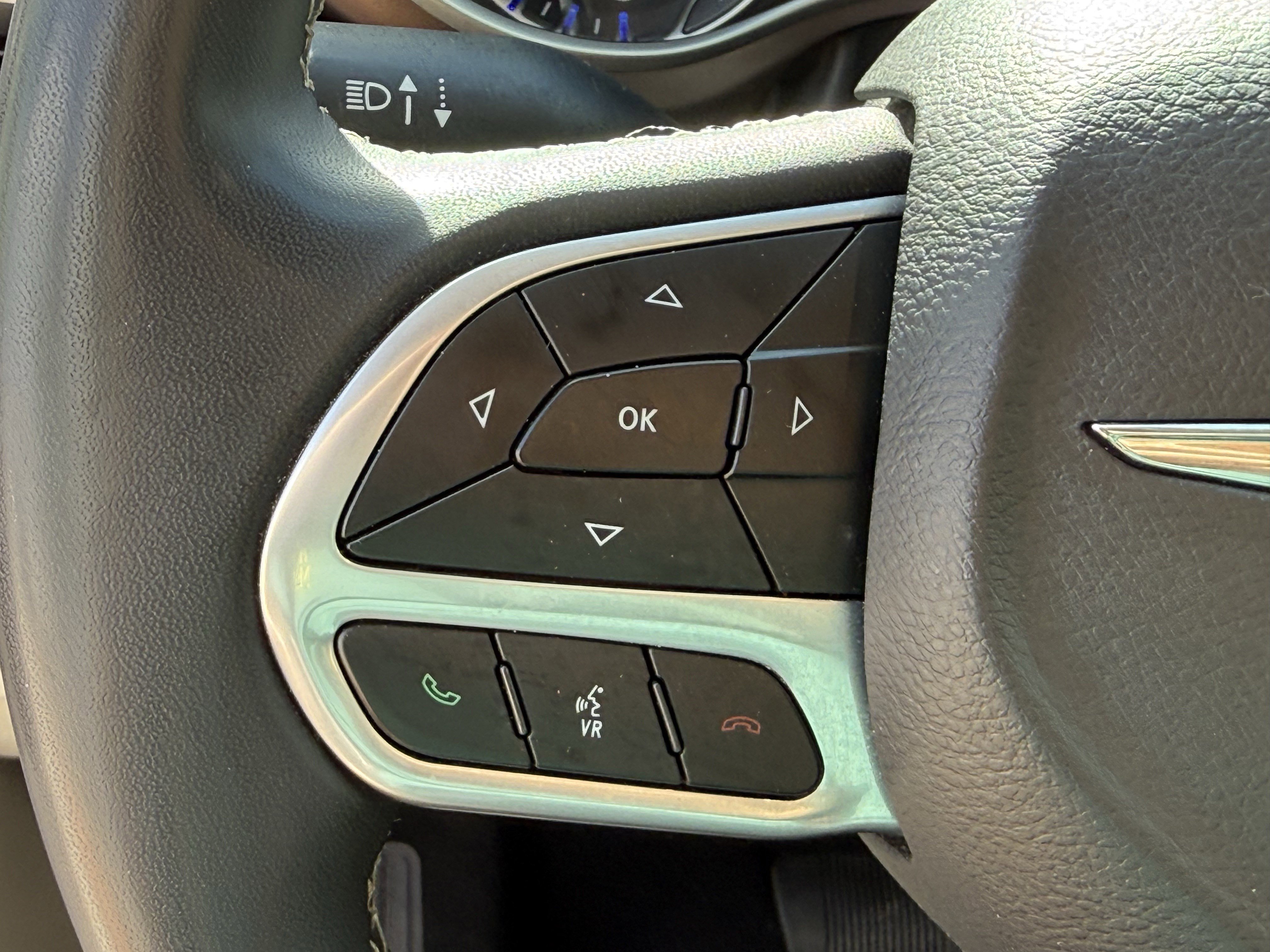 Used 2023 Chrysler Voyager LX FWD image 16