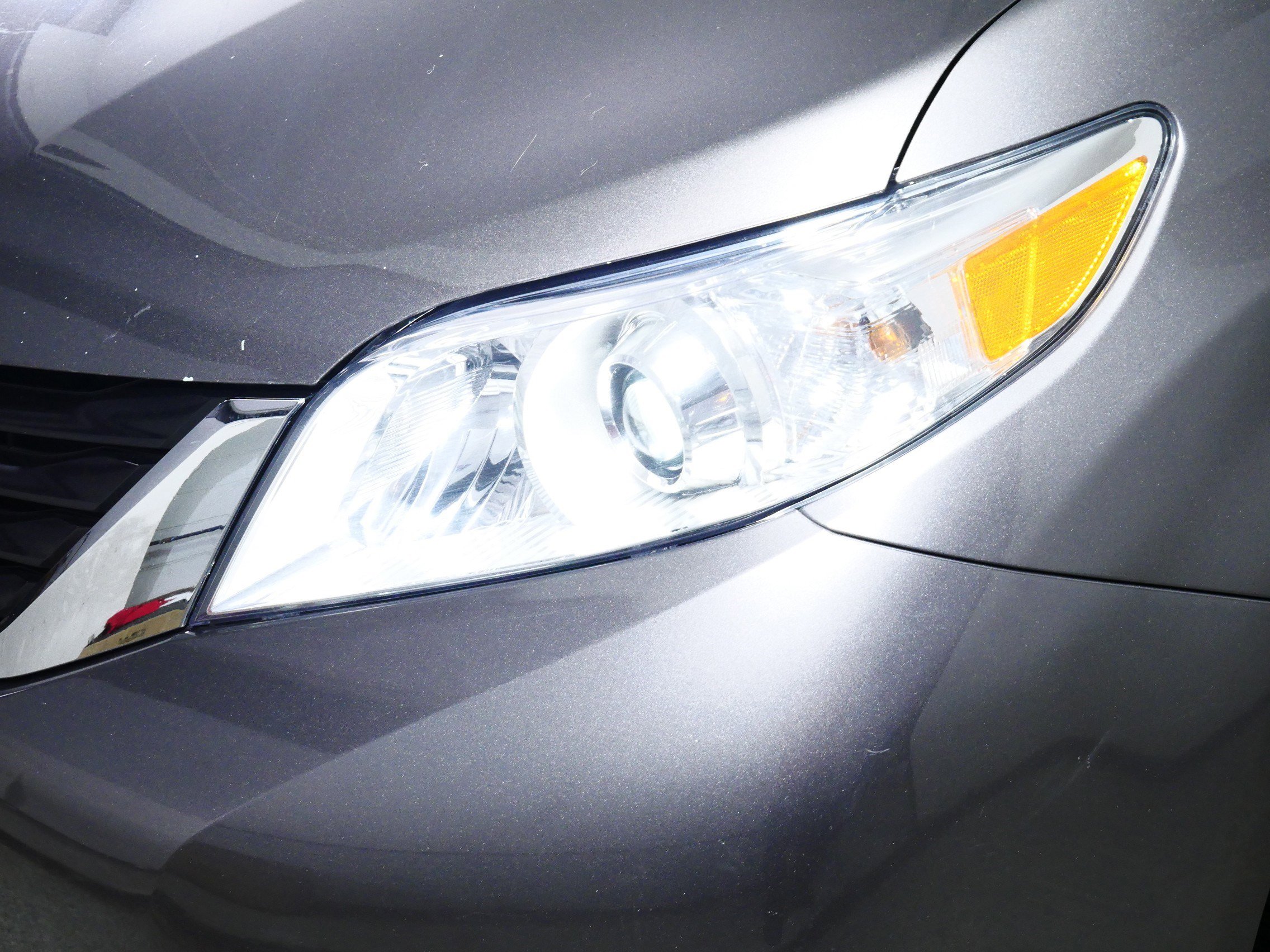 Used 2012 Toyota Sienna LE FWD image 16