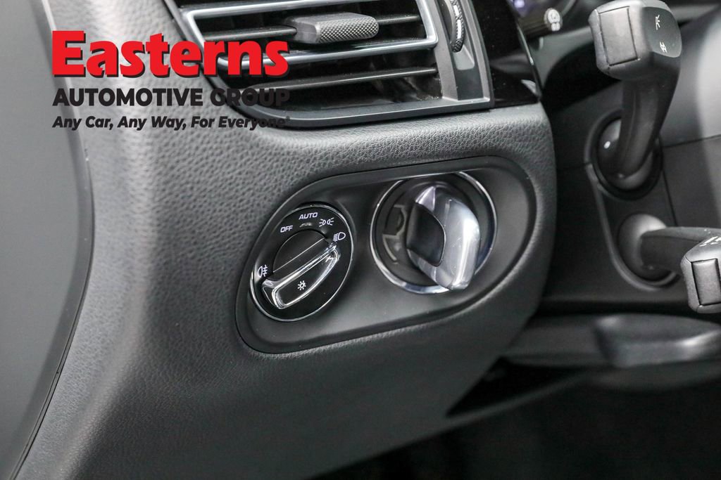 Used 2023 Porsche Macan T w/ Premium Package Plus image 20