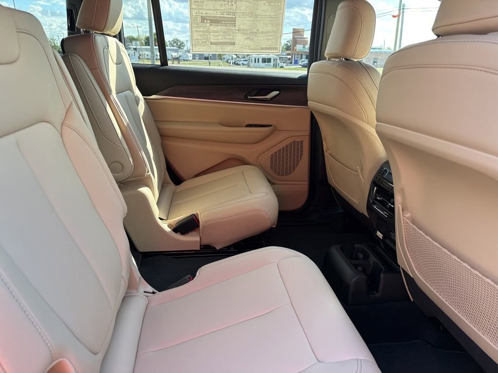New 2025 Jeep Grand Cherokee L Limited image 15