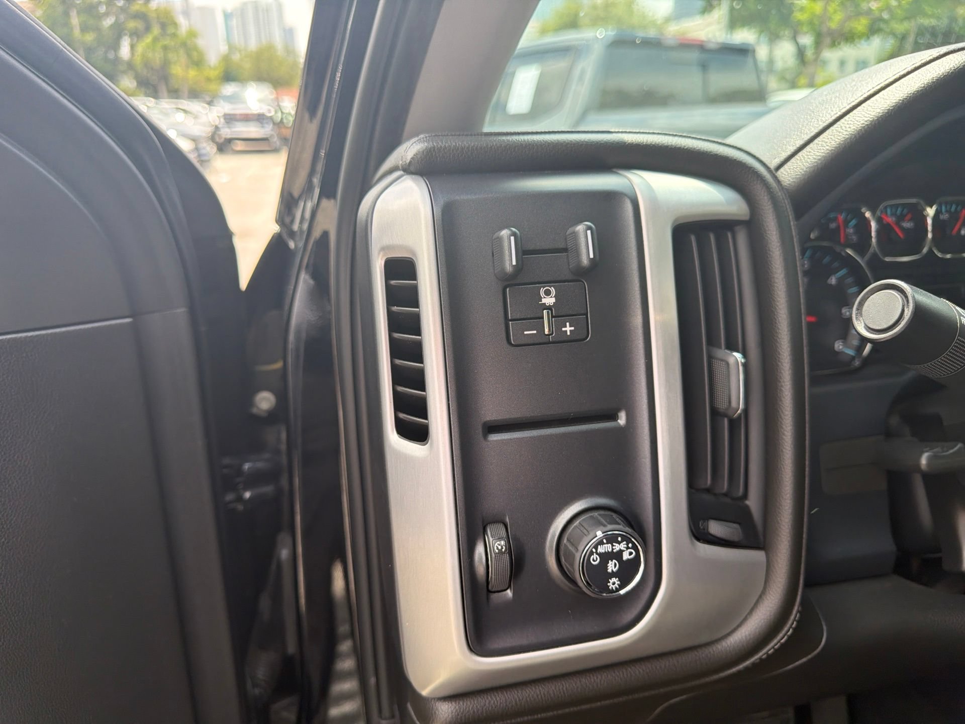 Used 2018 GMC Sierra 1500 SLT w/ Enhanced Driver Alert Package RWD image 26