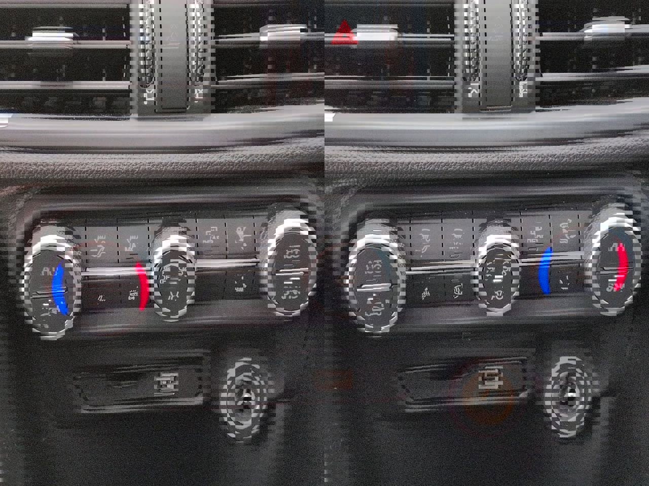 Used 2021 Alfa Romeo Giulia Ti w/ Nero Edizione image 18