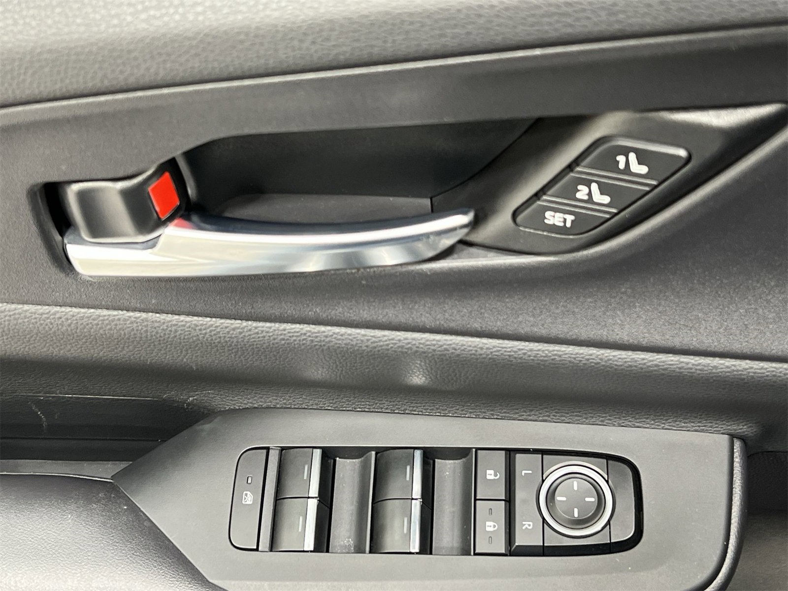 Used 2023 Toyota Prius Prime Premium image 13