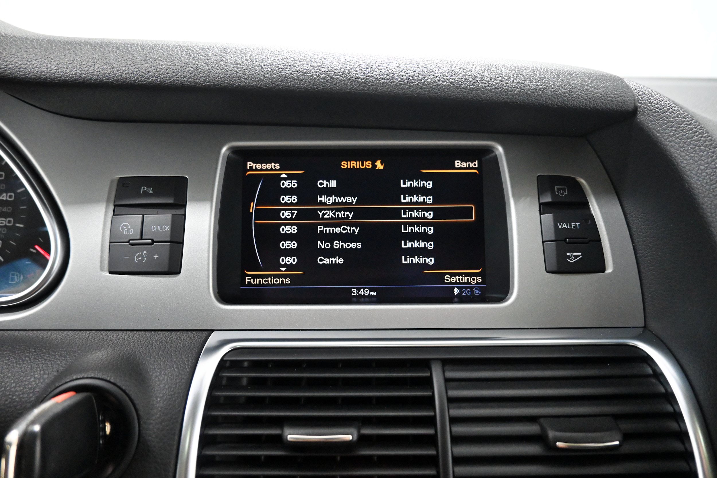 Used 2015 Audi Q7 TDI Premium Plus w/ Premium Plus Package AWD/4WD image 11