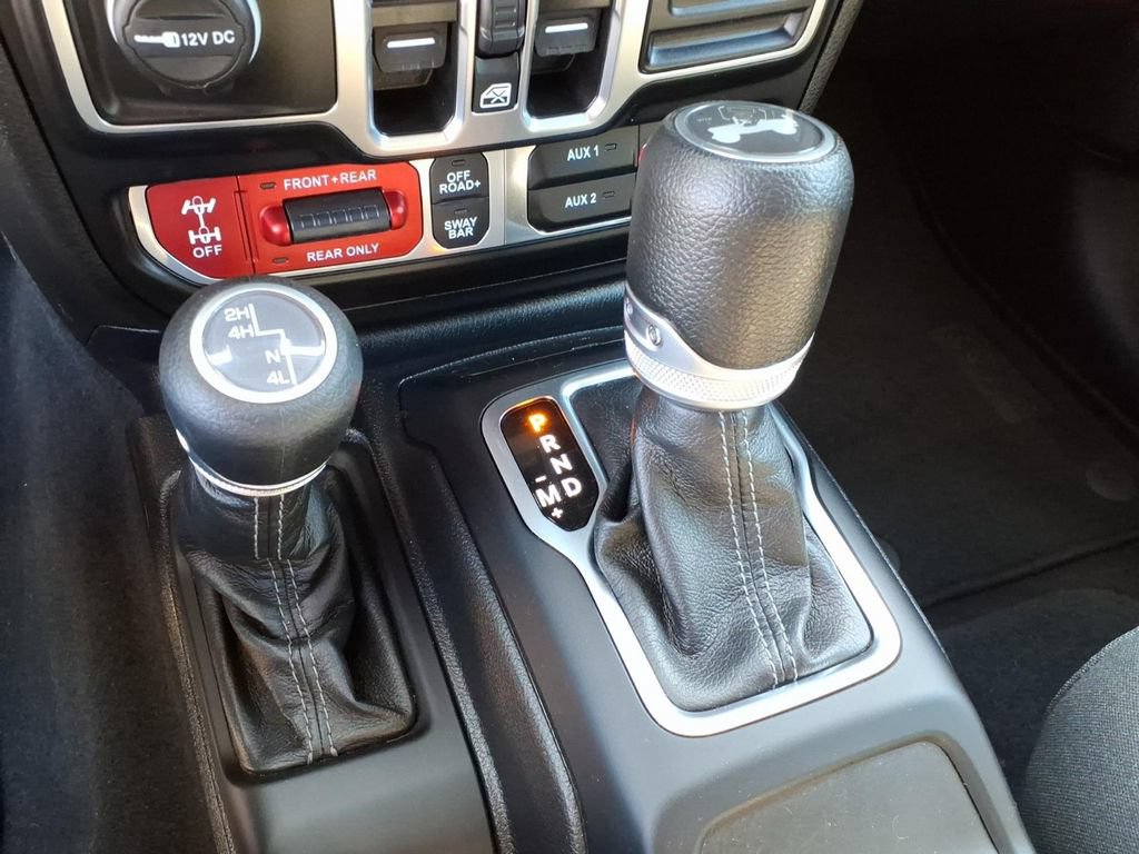 Used 2024 Jeep Wrangler Unlimited Rubicon AWD/4WD image 9