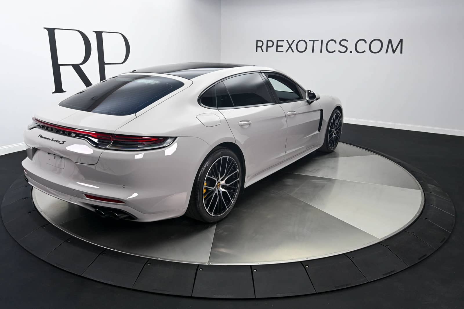 Used 2023 Porsche Panamera Turbo S Executive AWD/4WD image 9