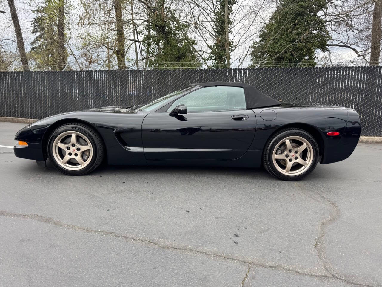 Used 2001 Chevrolet Corvette Convertible w/ Preferred Equipment Group2 image 4