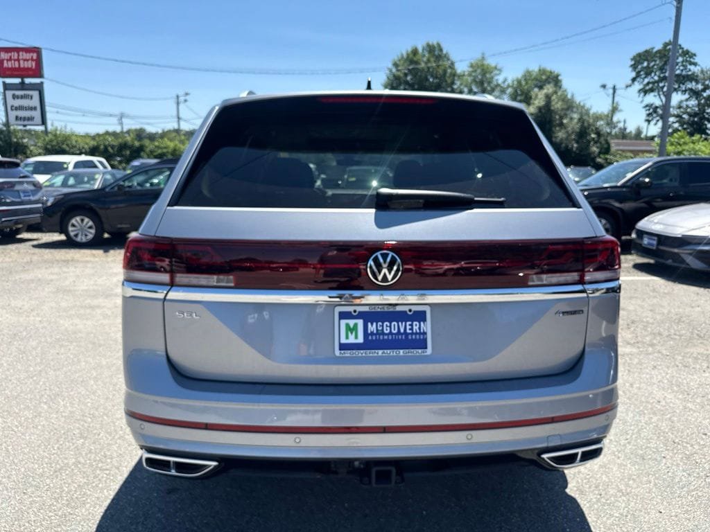Used 2025 Volkswagen Atlas SEL Premium R-Line AWD/4WD image 6