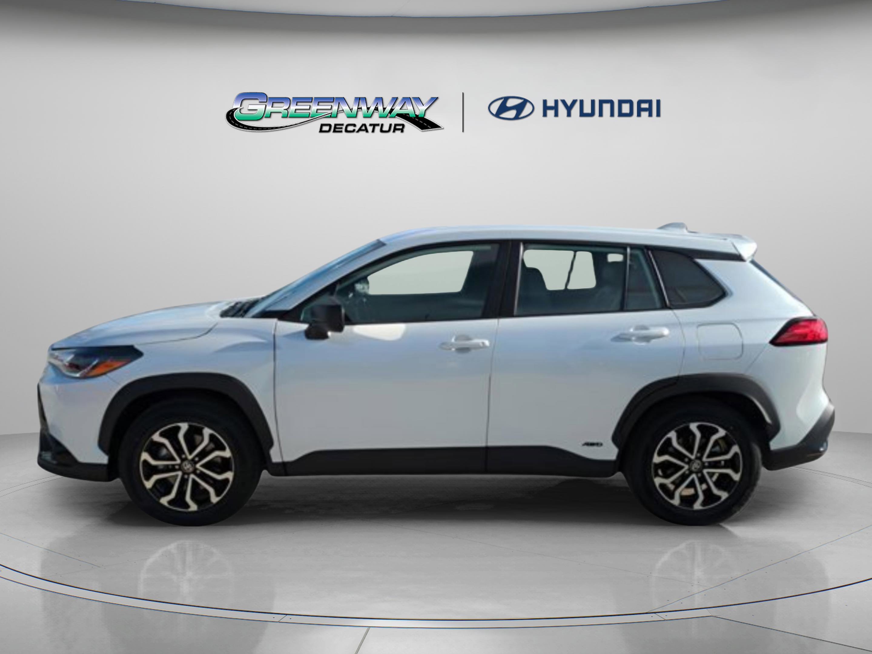 Used 2024 Toyota Corolla Cross S AWD/4WD image 5