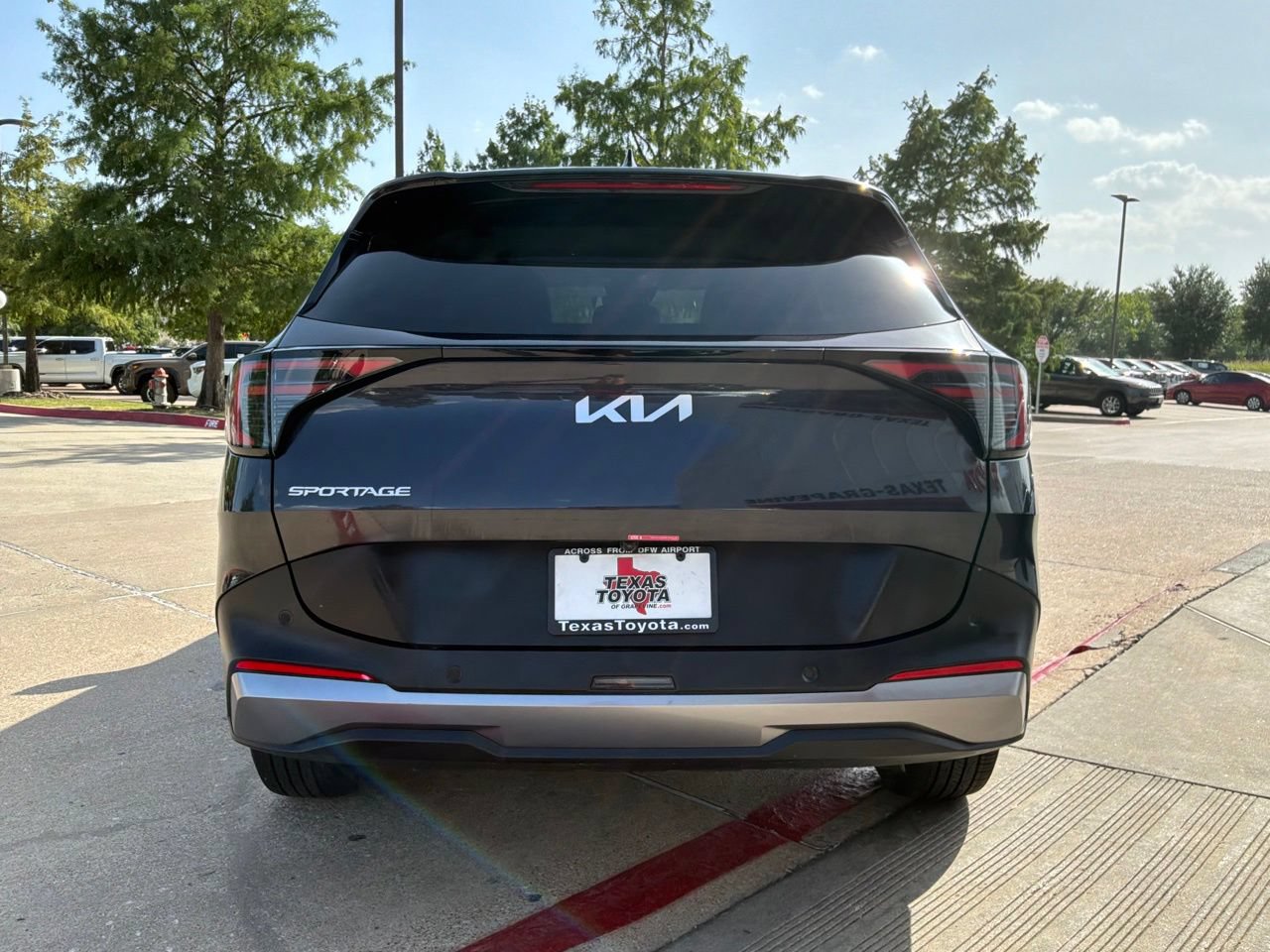 Used 2026 Kia Sportage LX FWD image 7