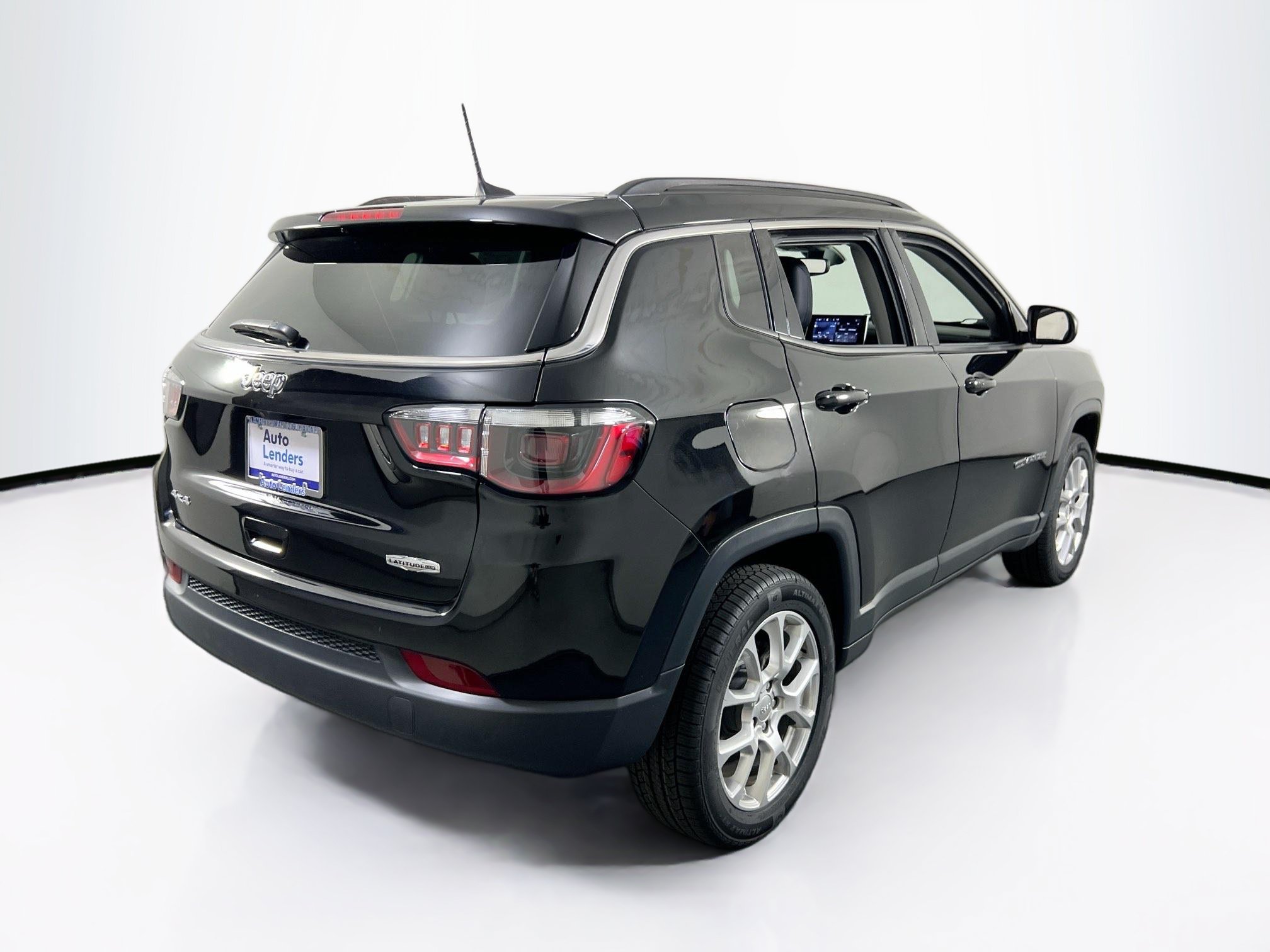 Used 2022 Jeep Compass Latitude AWD/4WD image 5