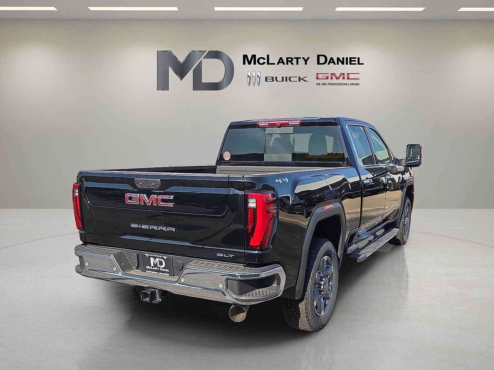 New 2025 GMC Sierra 2500 SLT w/ SLT Convenience Package AWD/4WD image 5