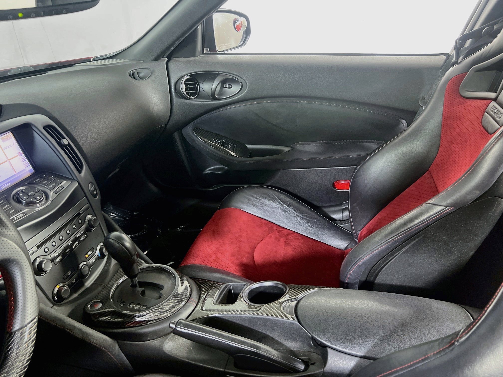 Used 2017 Nissan 370Z NISMO RWD image 22